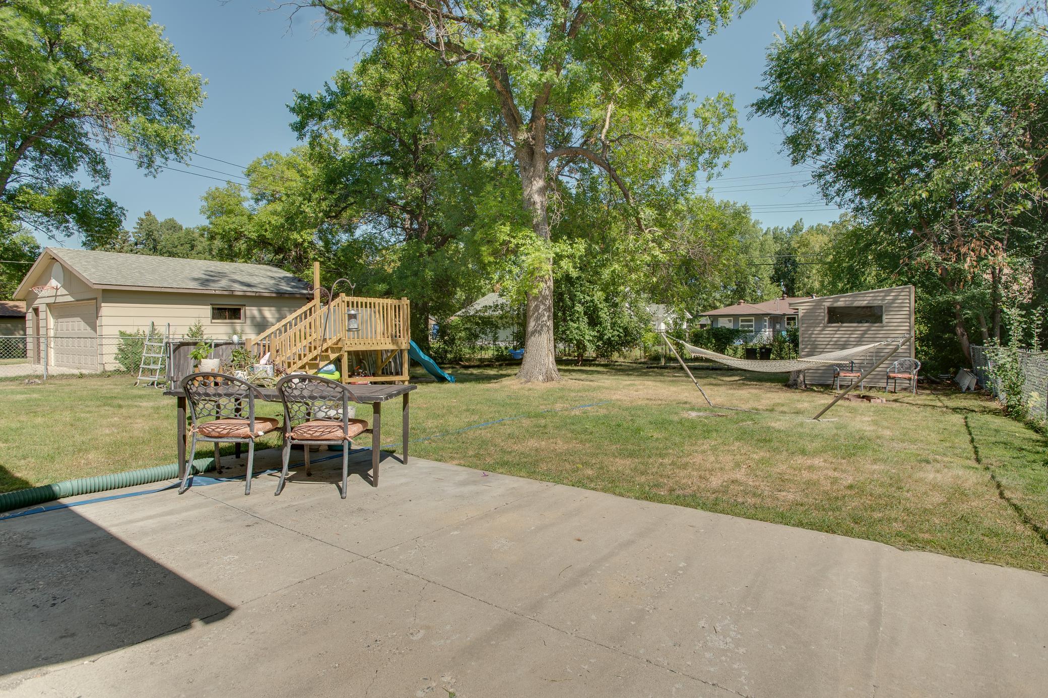 1961 single family home for sale at 1842 15th Street S in Fargo, ND — 3 bed, 2 bath (photo 39 of 45)