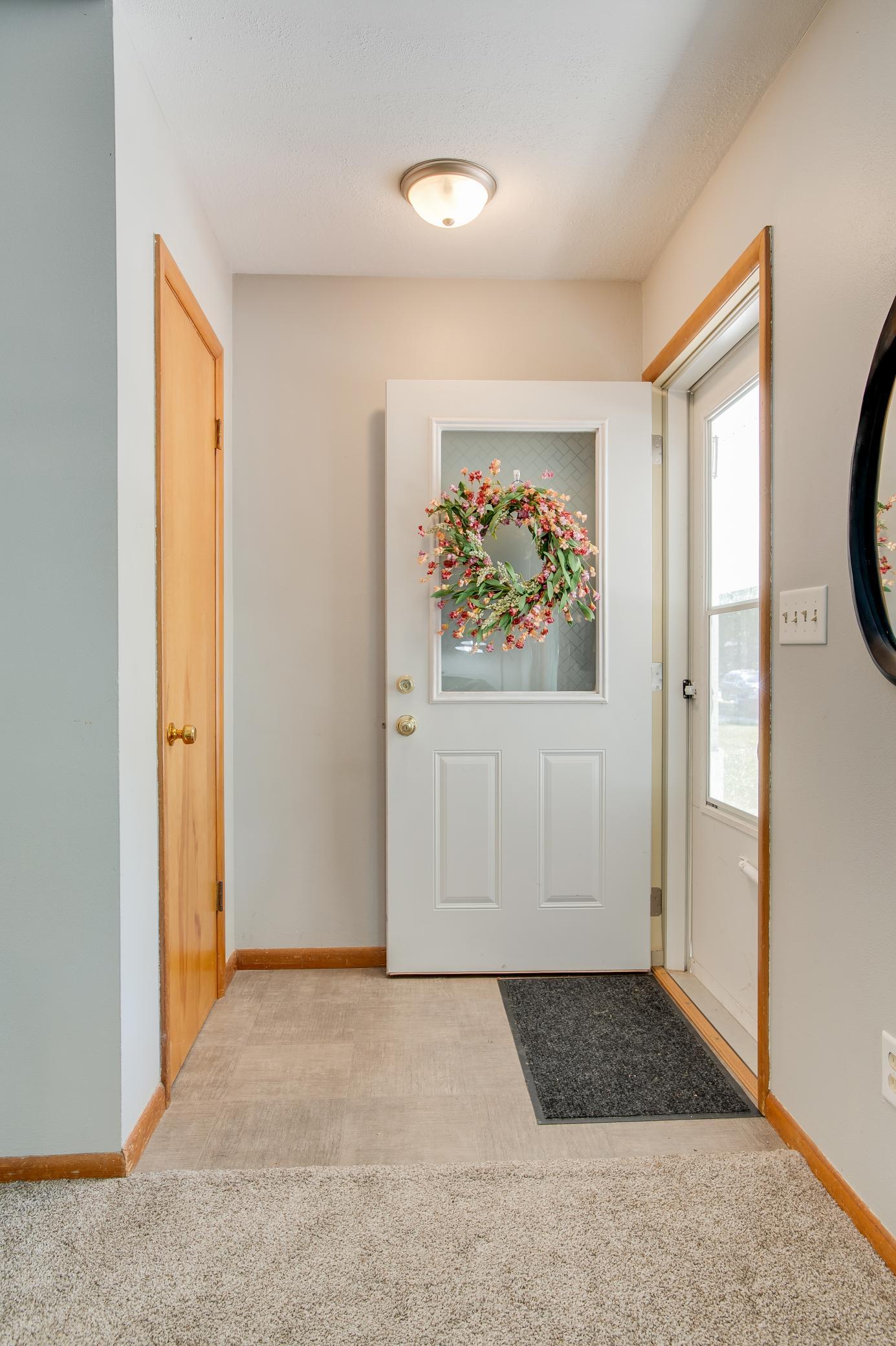 1961 single family home for sale at 1842 15th Street S in Fargo, ND — 3 bed, 2 bath (photo 6 of 45)