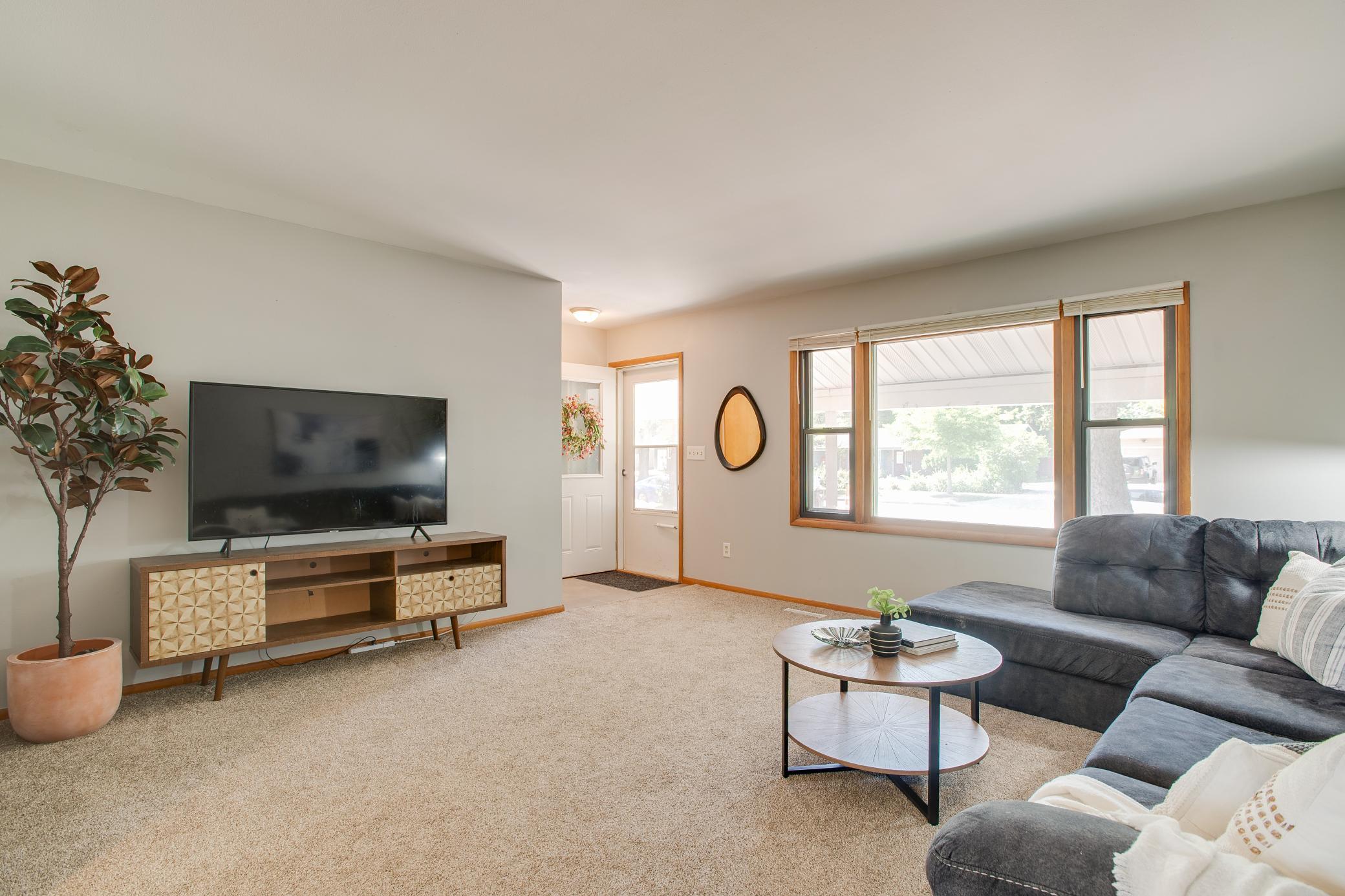 1961 single family home for sale at 1842 15th Street S in Fargo, ND — 3 bed, 2 bath (photo 10 of 45)