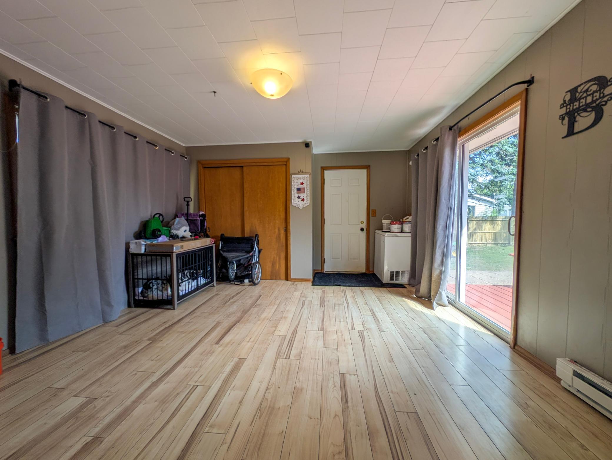 1954 single family home for sale at 220 2nd Avenue NW in Rothsay, MN — 5 bed, 2 bath (photo 4 of 31)