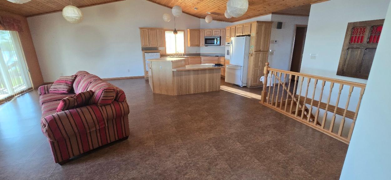 2002 townhouse for sale at 211 W Lake Street in Parkers Prairie, MN — 3 bed, 3 bath (photo 20 of 27)