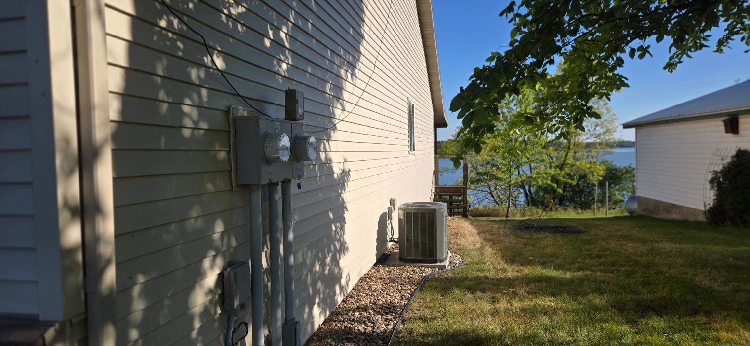 2002 townhouse for sale at 211 W Lake Street in Parkers Prairie, MN — 3 bed, 3 bath (photo 3 of 27)