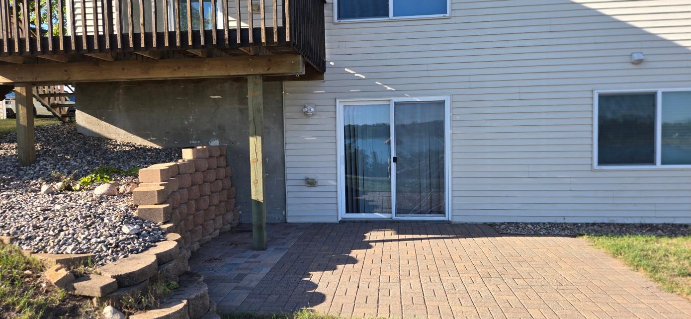 2002 townhouse for sale at 211 W Lake Street in Parkers Prairie, MN — 3 bed, 3 bath (photo 7 of 27)