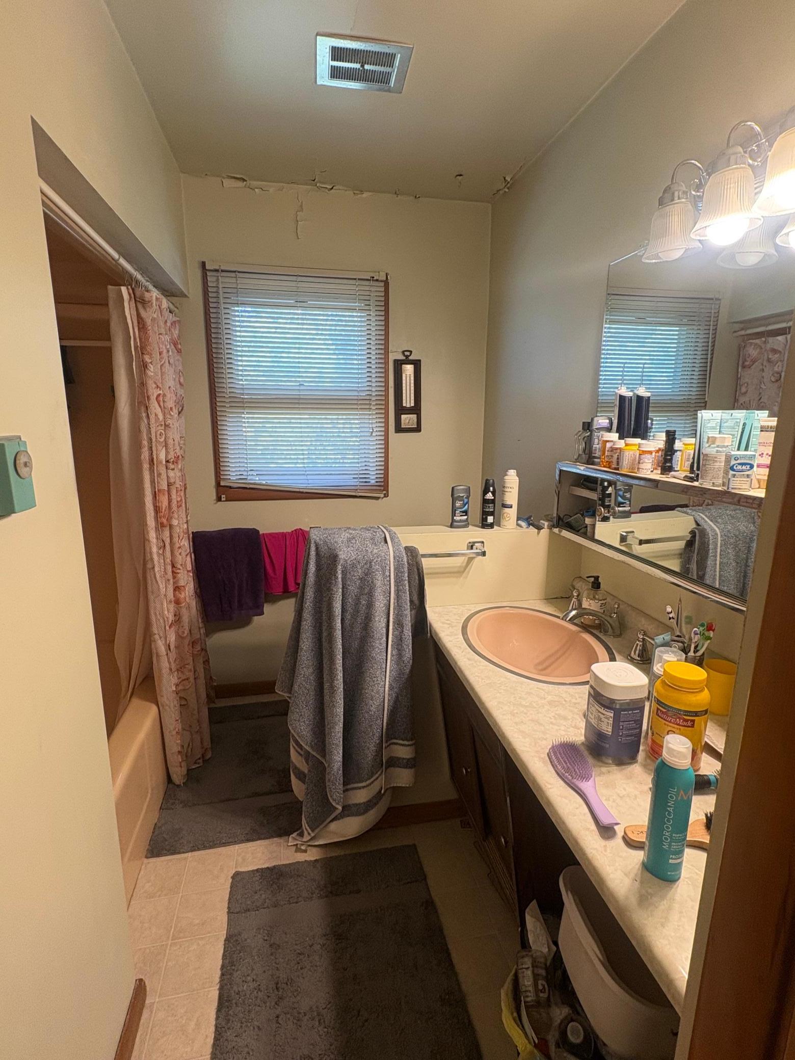 1965 single family home for sale at 7850 Hwy 18 Highway in Wyndmere, ND — 3 bed, 2 bath (photo 9 of 17)