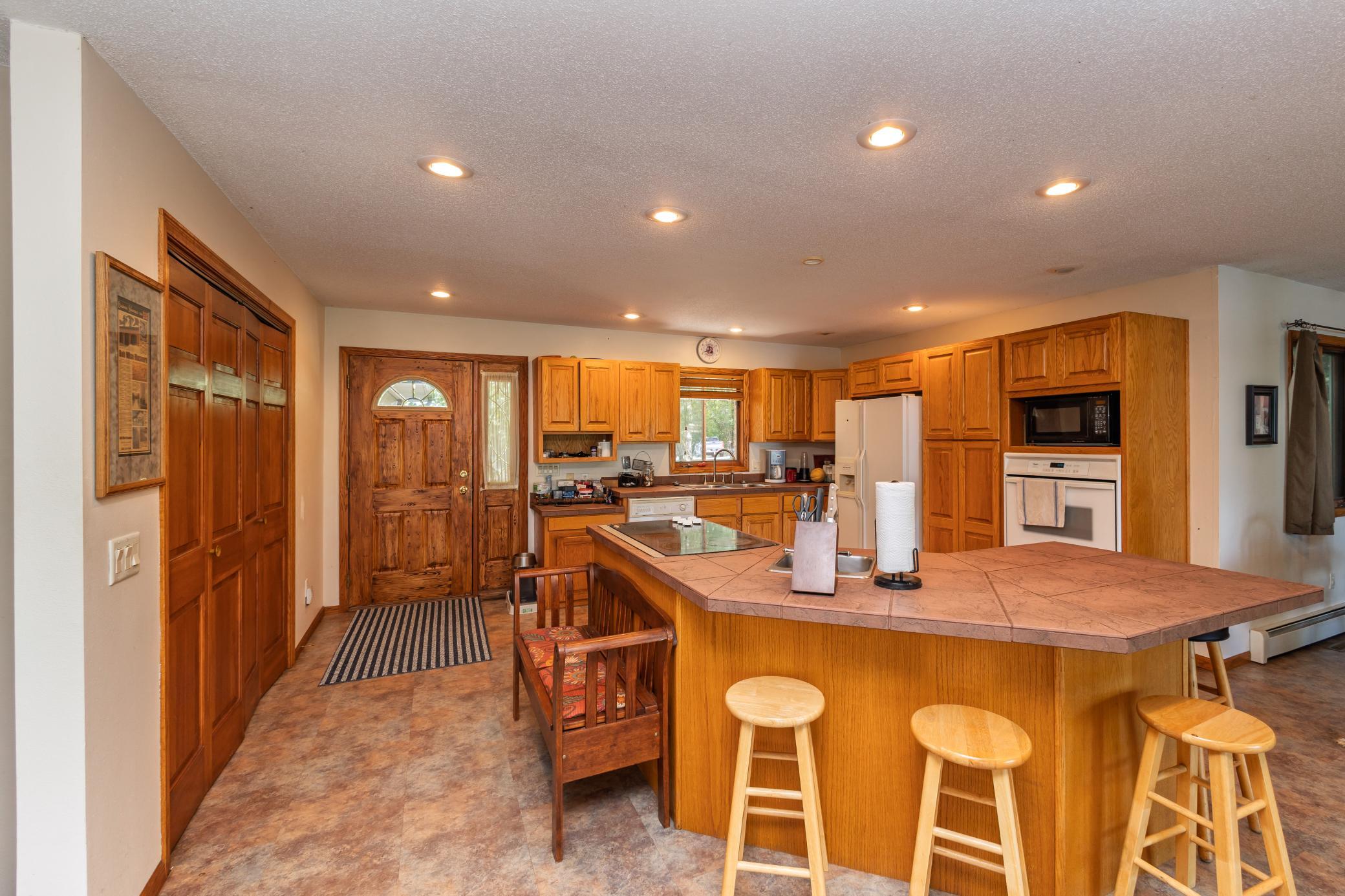 1969 single family home for sale at 691 Brophy Shores Road NW in Alexandria, MN — 4 bed, 2 bath (photo 8 of 44)