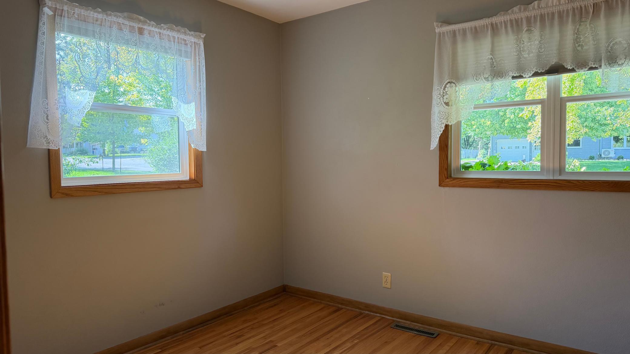 1960 single family home for sale at 819 S Martin Street in Fergus Falls, MN — 3 bed, 2 bath (photo 28 of 60)