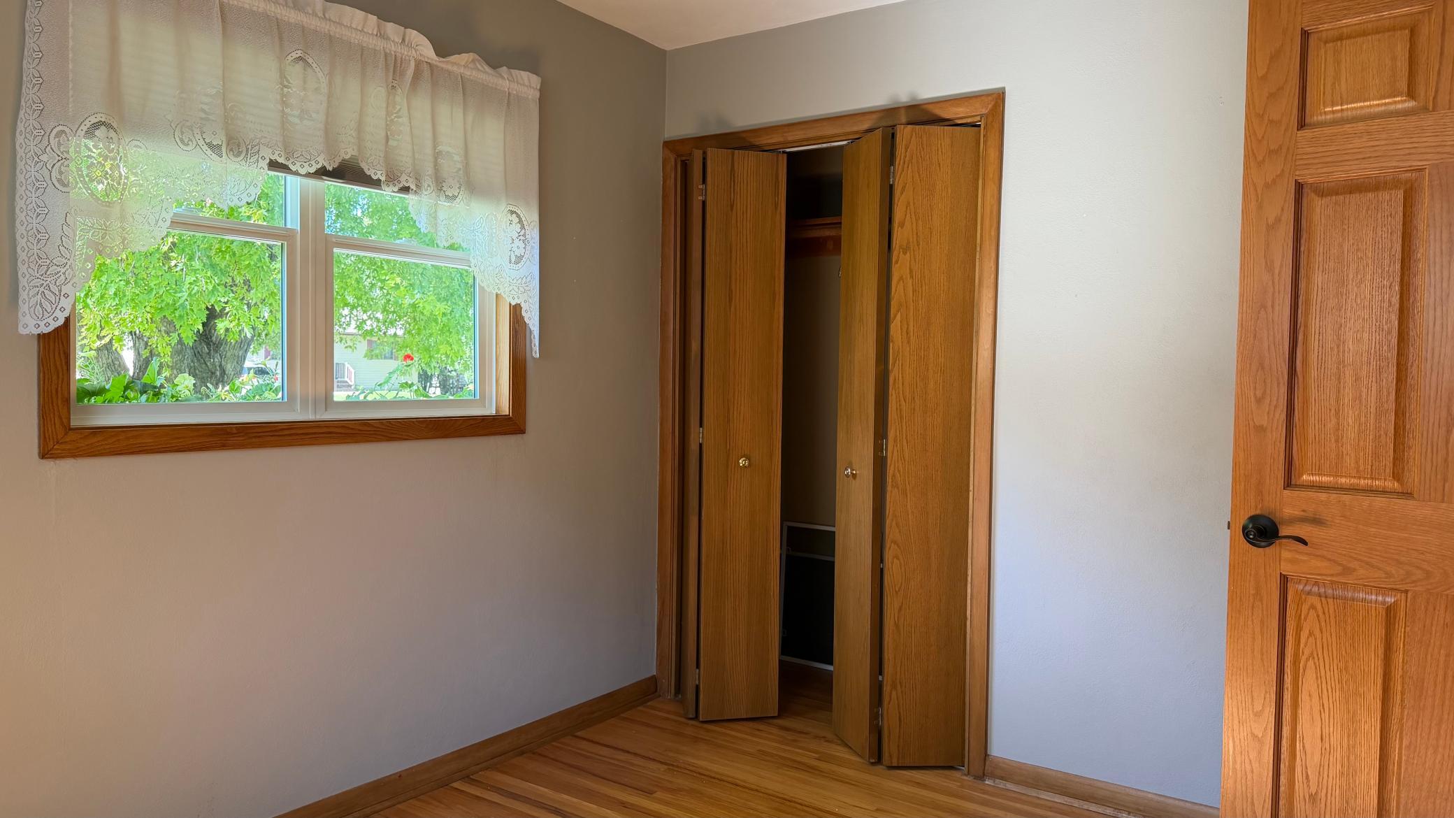 1960 single family home for sale at 819 S Martin Street in Fergus Falls, MN — 3 bed, 2 bath (photo 30 of 60)