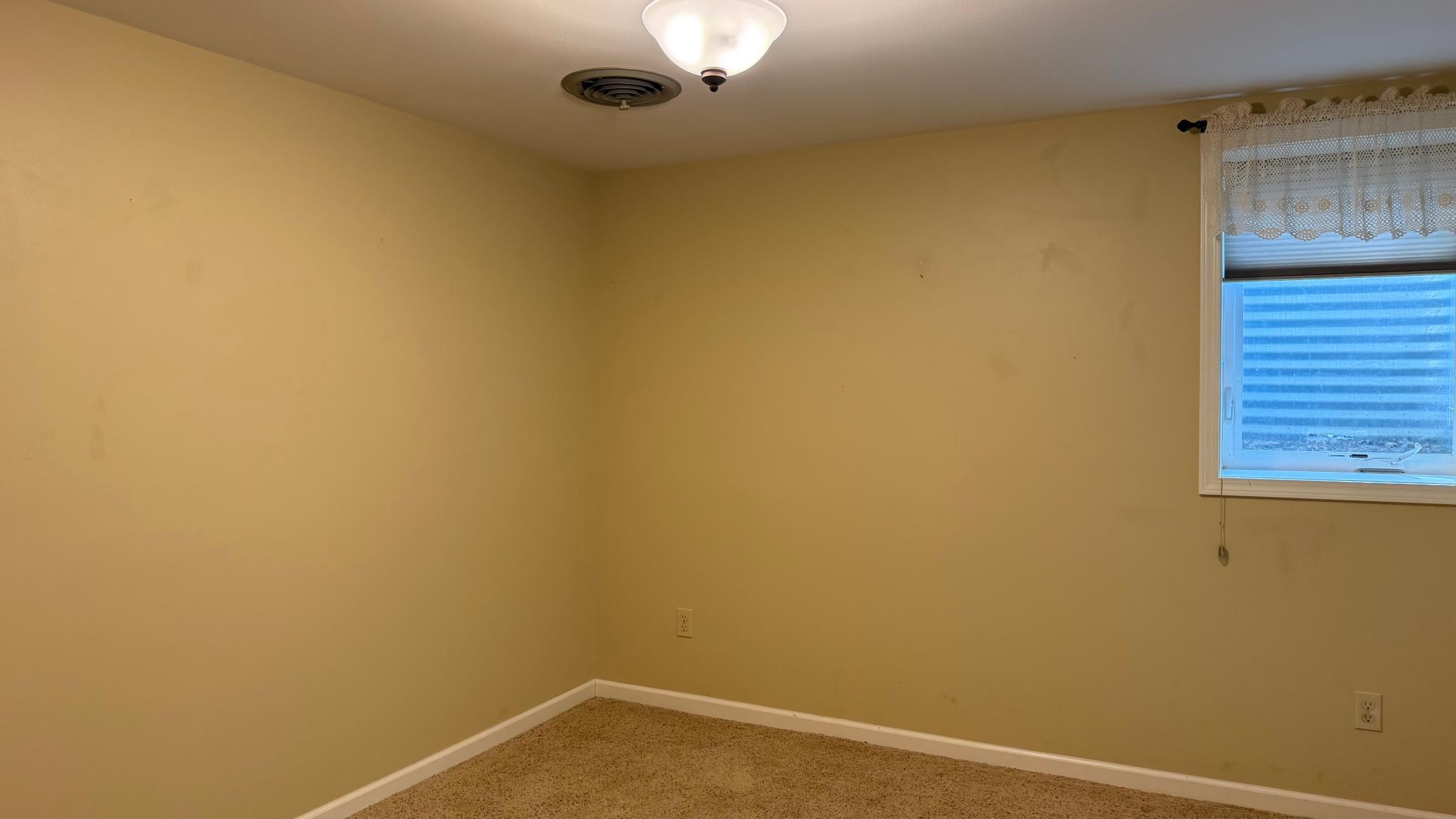 1960 single family home for sale at 819 S Martin Street in Fergus Falls, MN — 3 bed, 2 bath (photo 38 of 60)