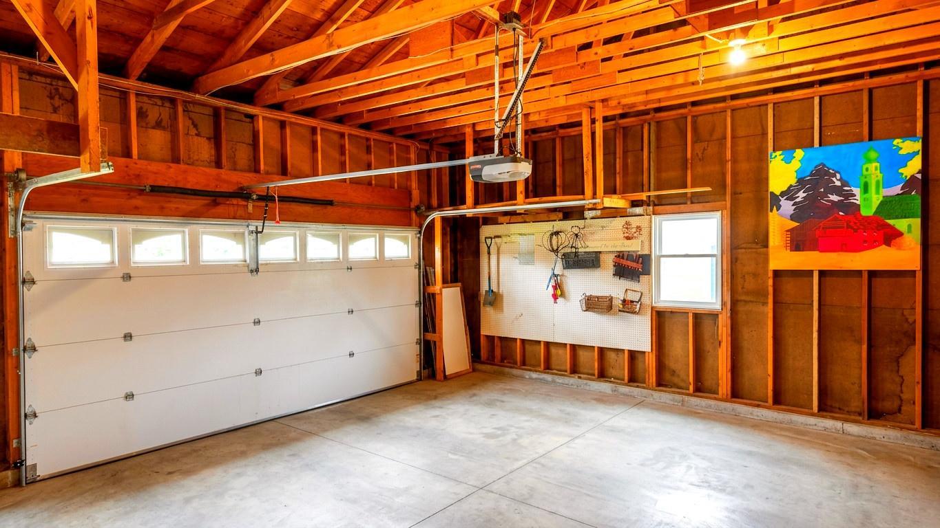 1960 single family home for sale at 819 S Martin Street in Fergus Falls, MN — 3 bed, 2 bath (photo 50 of 60)