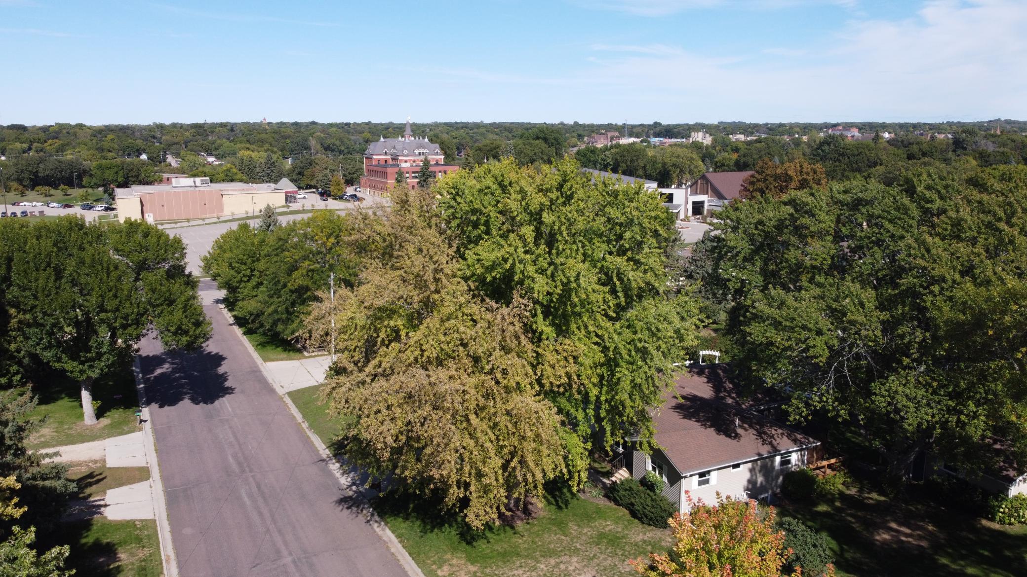 1960 single family home for sale at 819 S Martin Street in Fergus Falls, MN — 3 bed, 2 bath (photo 58 of 60)