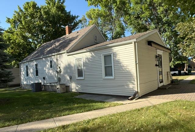 1938 single family home for sale at 205 3rd Street W in Brandon, MN — 3 bed, 1 bath (photo 5 of 36)