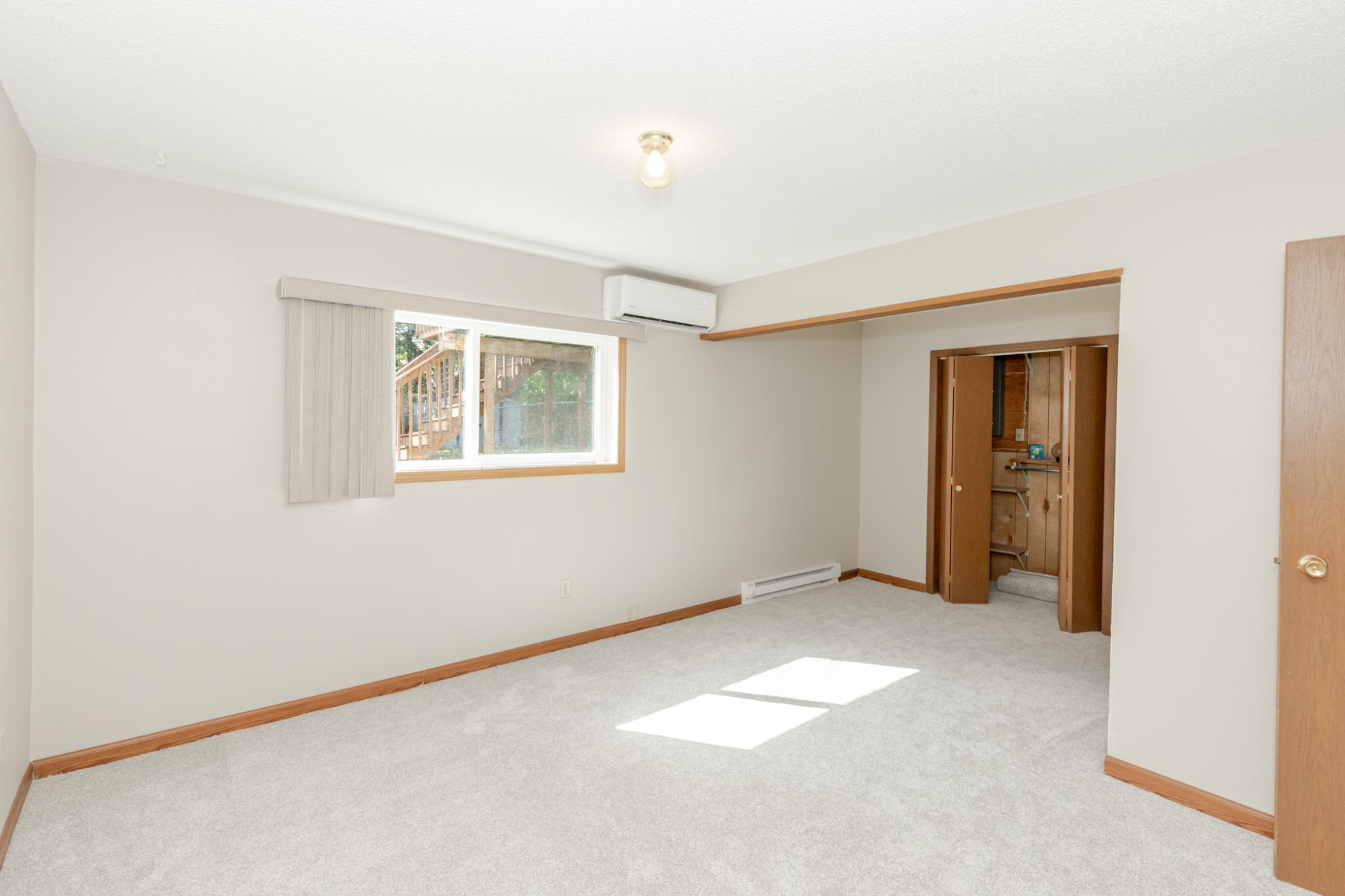 1985 twin home for sale at 1626 34 1/2 Avenue S in Fargo, ND — 4 bed, 2 bath (photo 23 of 41)