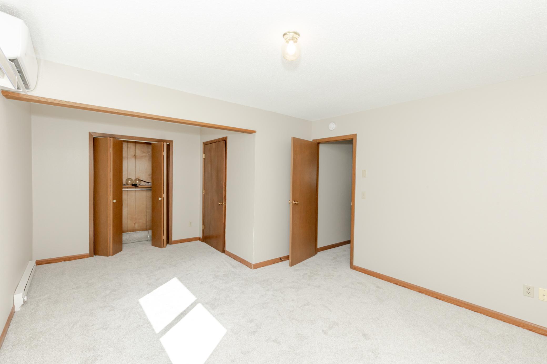 1985 twin home for sale at 1626 34 1/2 Avenue S in Fargo, ND — 4 bed, 2 bath (photo 24 of 41)