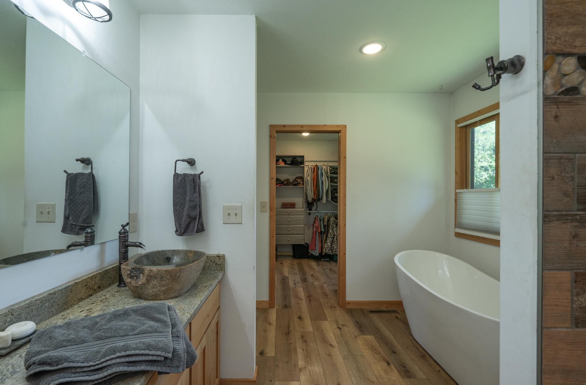 2019 single family home for sale at 4175 County 71 NW in Hackensack, MN — 1 bed, 2 bath (photo 22 of 40)