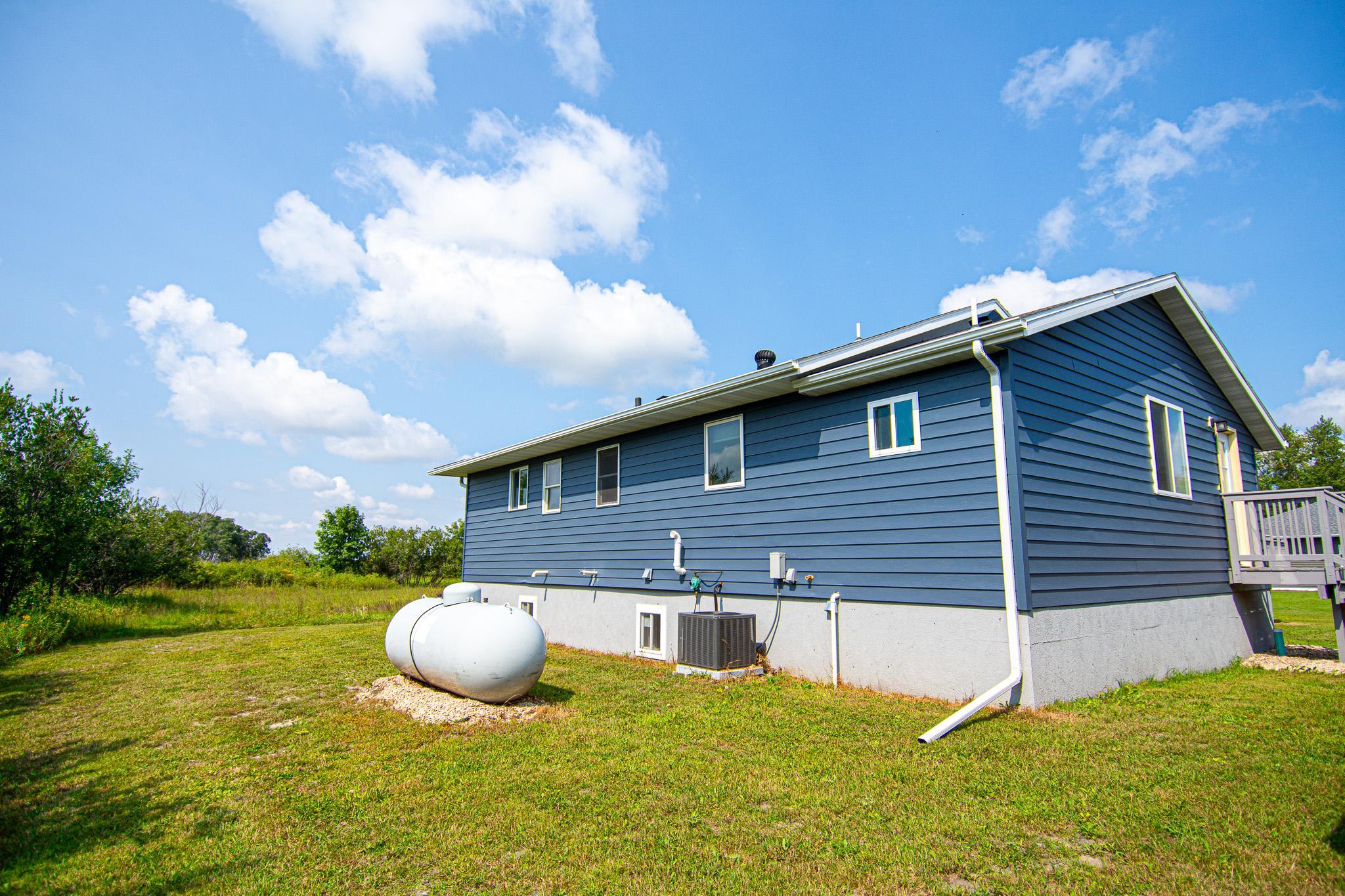 1980 single family home for sale at 101 Kittson St in Viking, MN — 4 bed, 4 bath (photo 49 of 55)