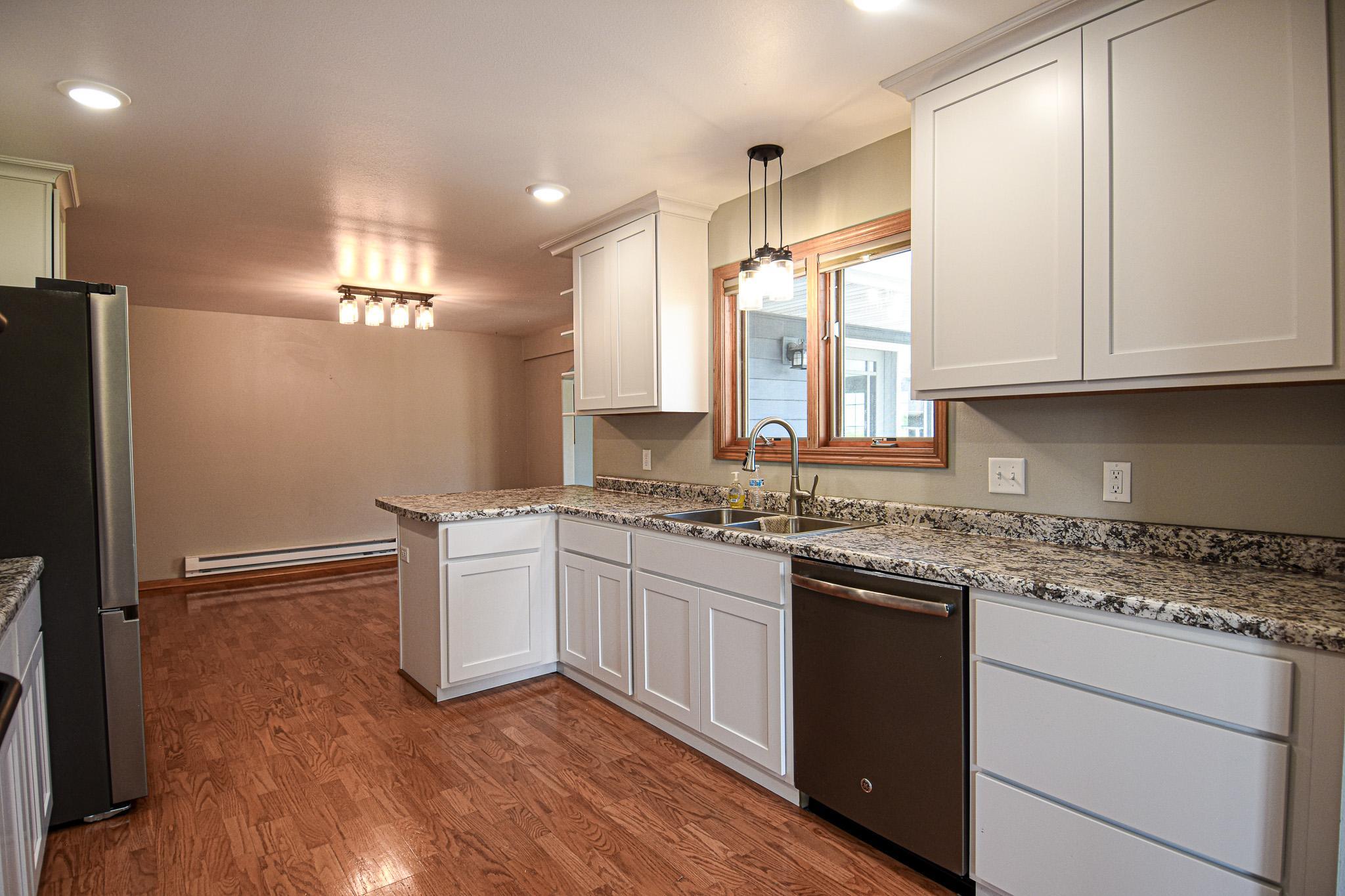 1980 single family home for sale at 101 Kittson St in Viking, MN — 4 bed, 4 bath (photo 6 of 55)