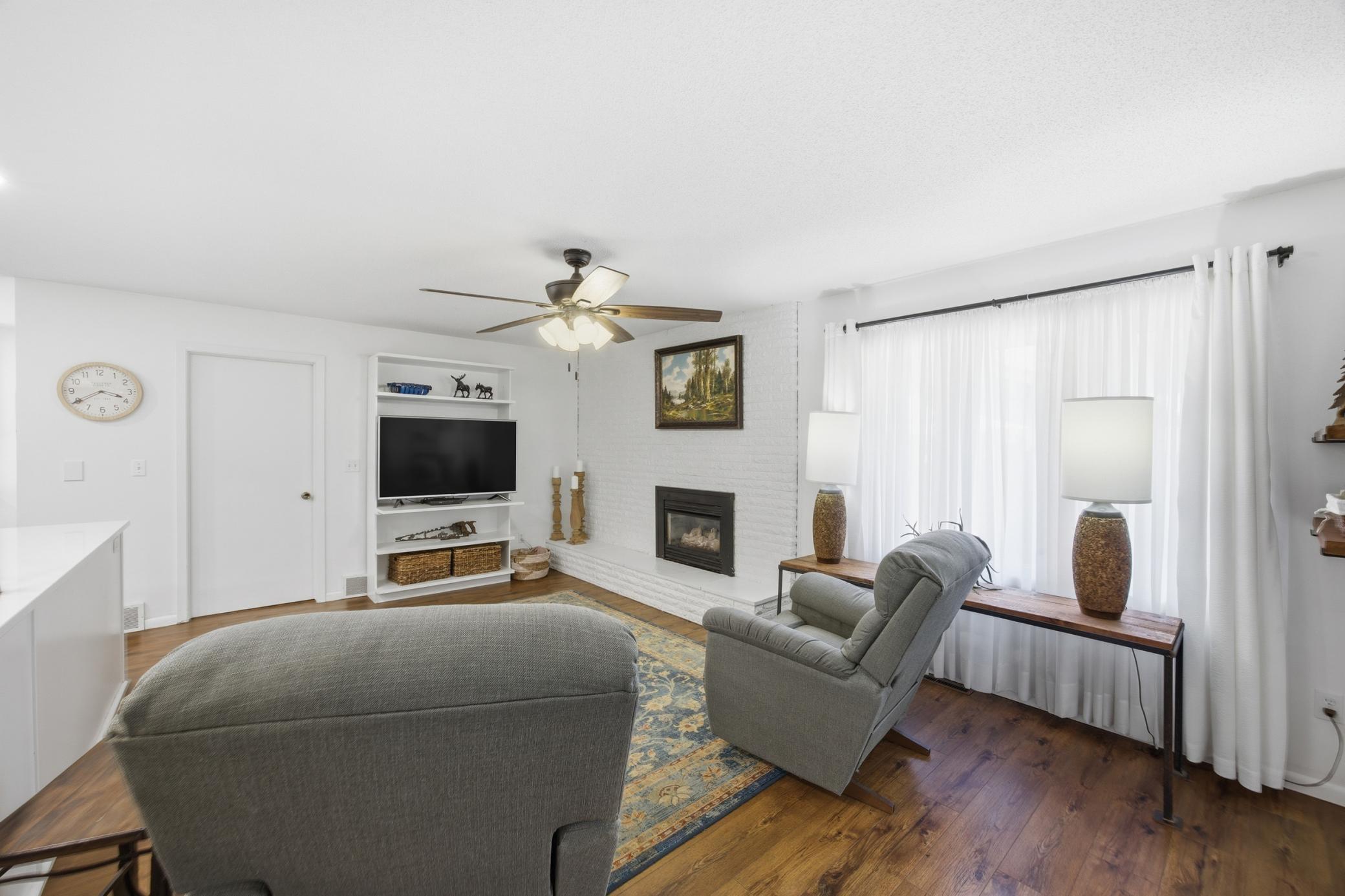 1973 single family home for sale at 1301 ELM Street N in Fargo, ND — 4 bed, 3 bath (photo 17 of 53)