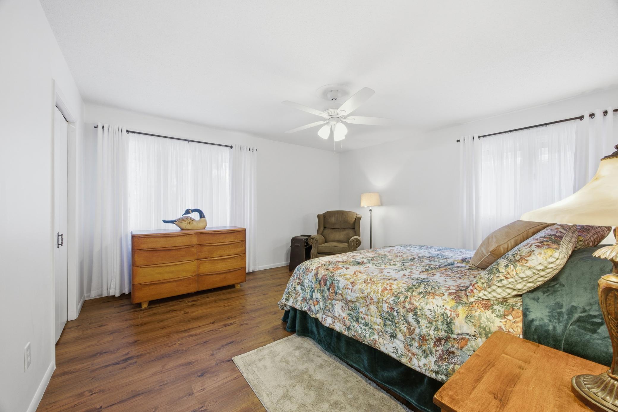 1973 single family home for sale at 1301 ELM Street N in Fargo, ND — 4 bed, 3 bath (photo 22 of 53)