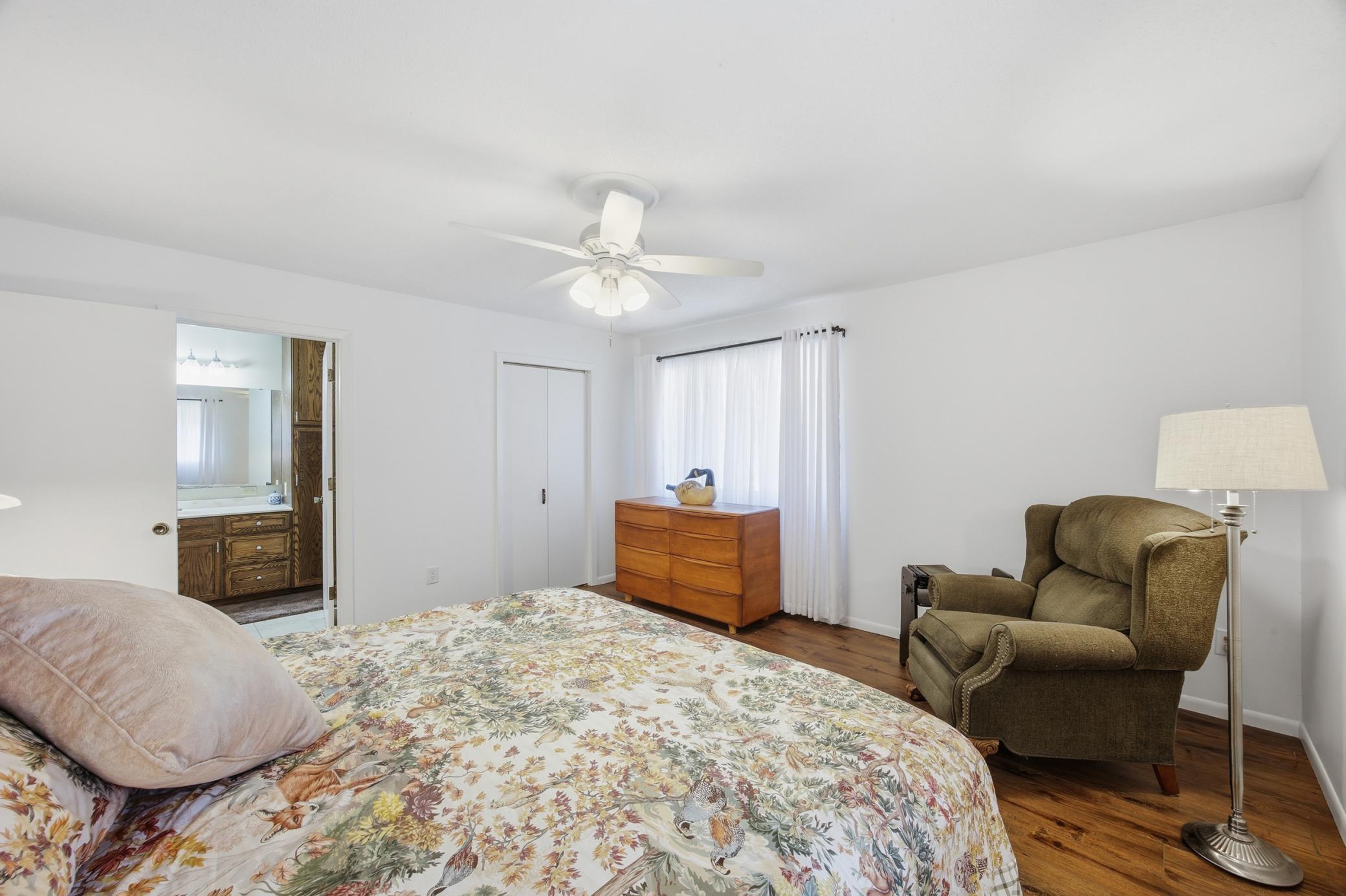 1973 single family home for sale at 1301 ELM Street N in Fargo, ND — 4 bed, 3 bath (photo 24 of 53)