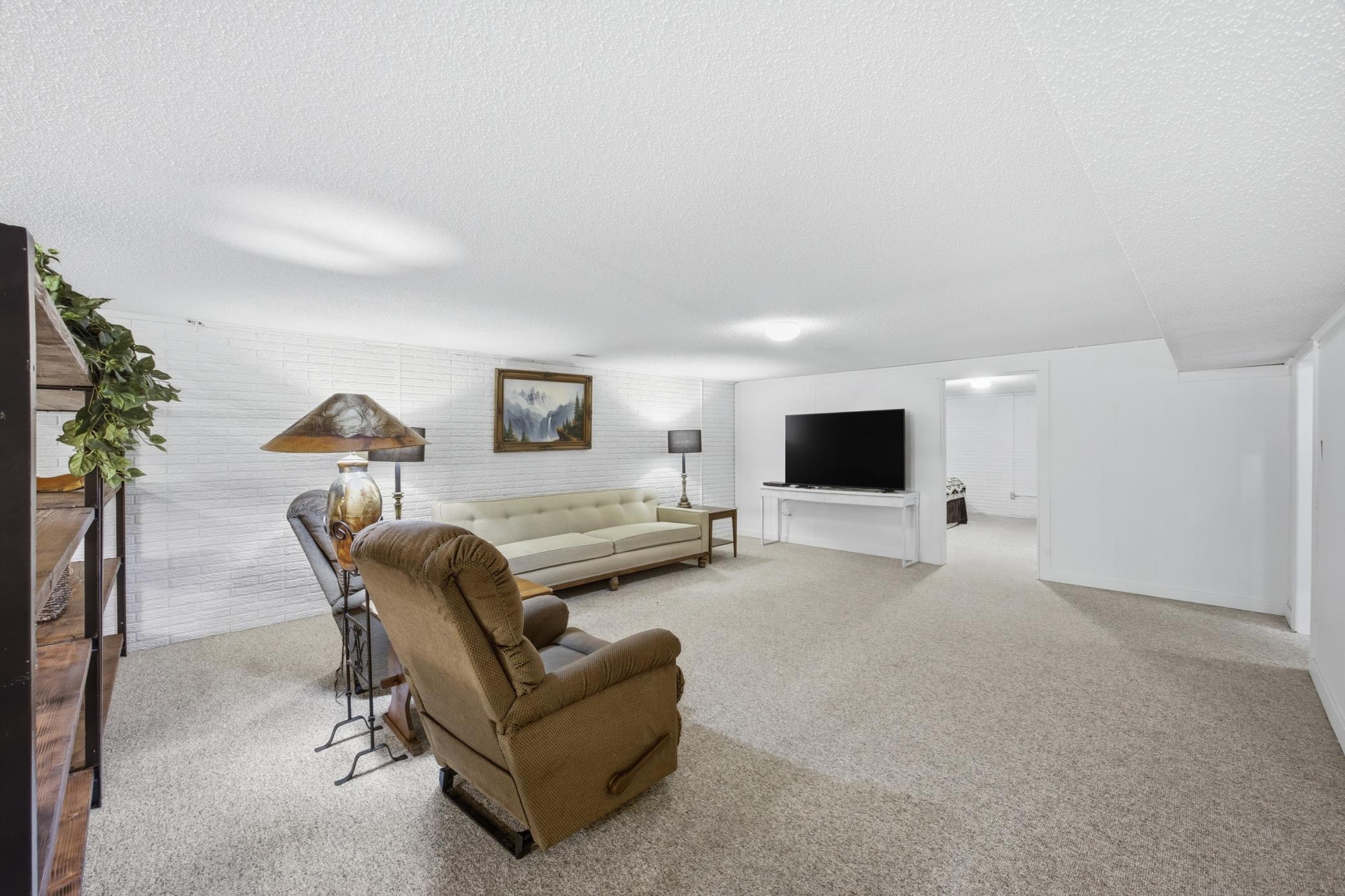 1973 single family home for sale at 1301 ELM Street N in Fargo, ND — 4 bed, 3 bath (photo 34 of 53)