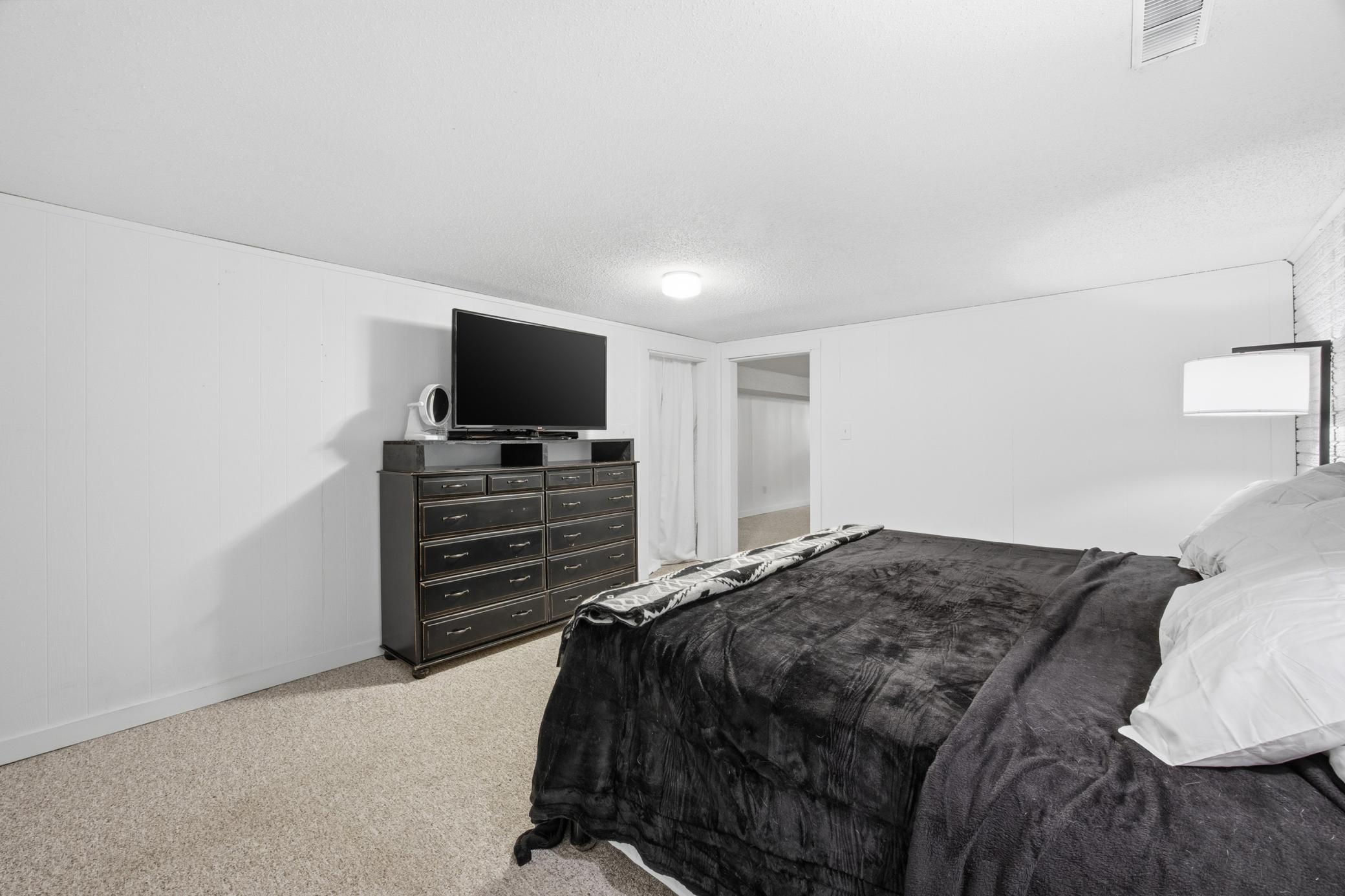 1973 single family home for sale at 1301 ELM Street N in Fargo, ND — 4 bed, 3 bath (photo 39 of 53)