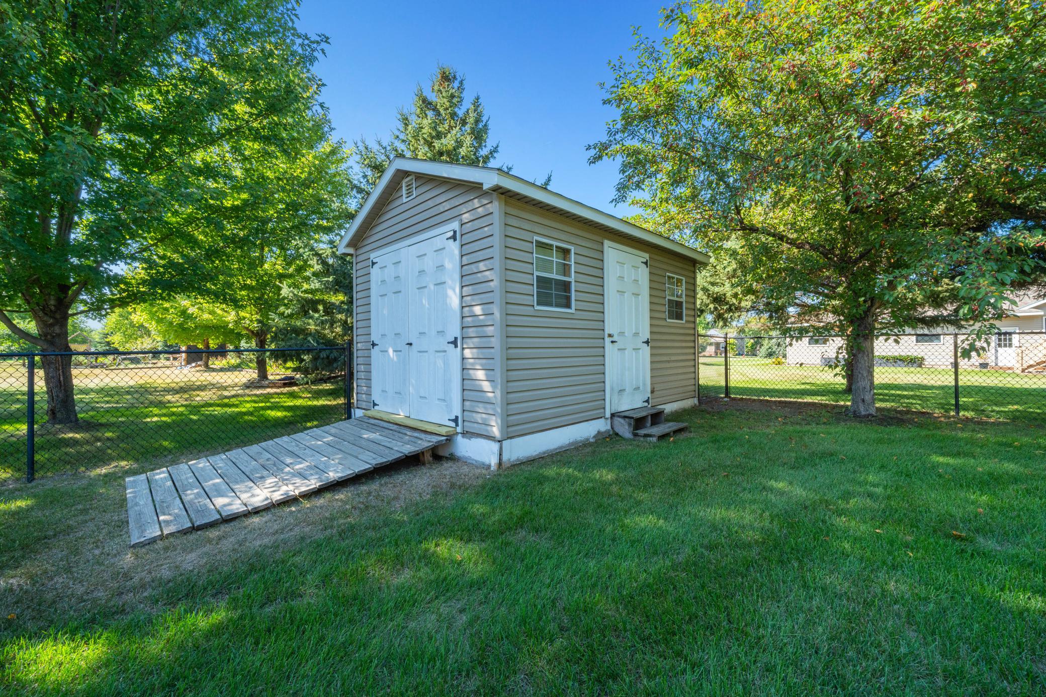 2001 single family home for sale at 101 Glenn Road NW in Alexandria, MN — 4 bed, 2 bath (photo 12 of 13)