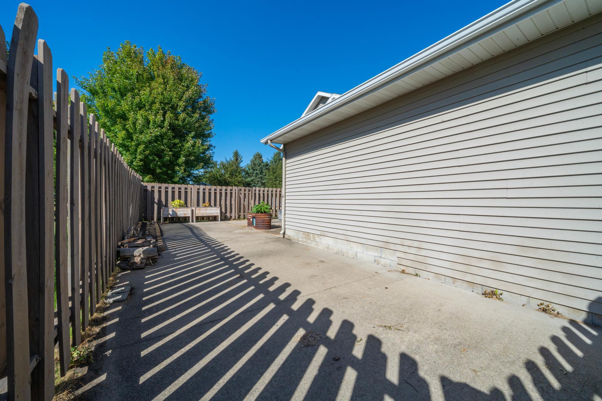 2001 single family home for sale at 101 Glenn Road NW in Alexandria, MN — 4 bed, 2 bath (photo 3 of 13)
