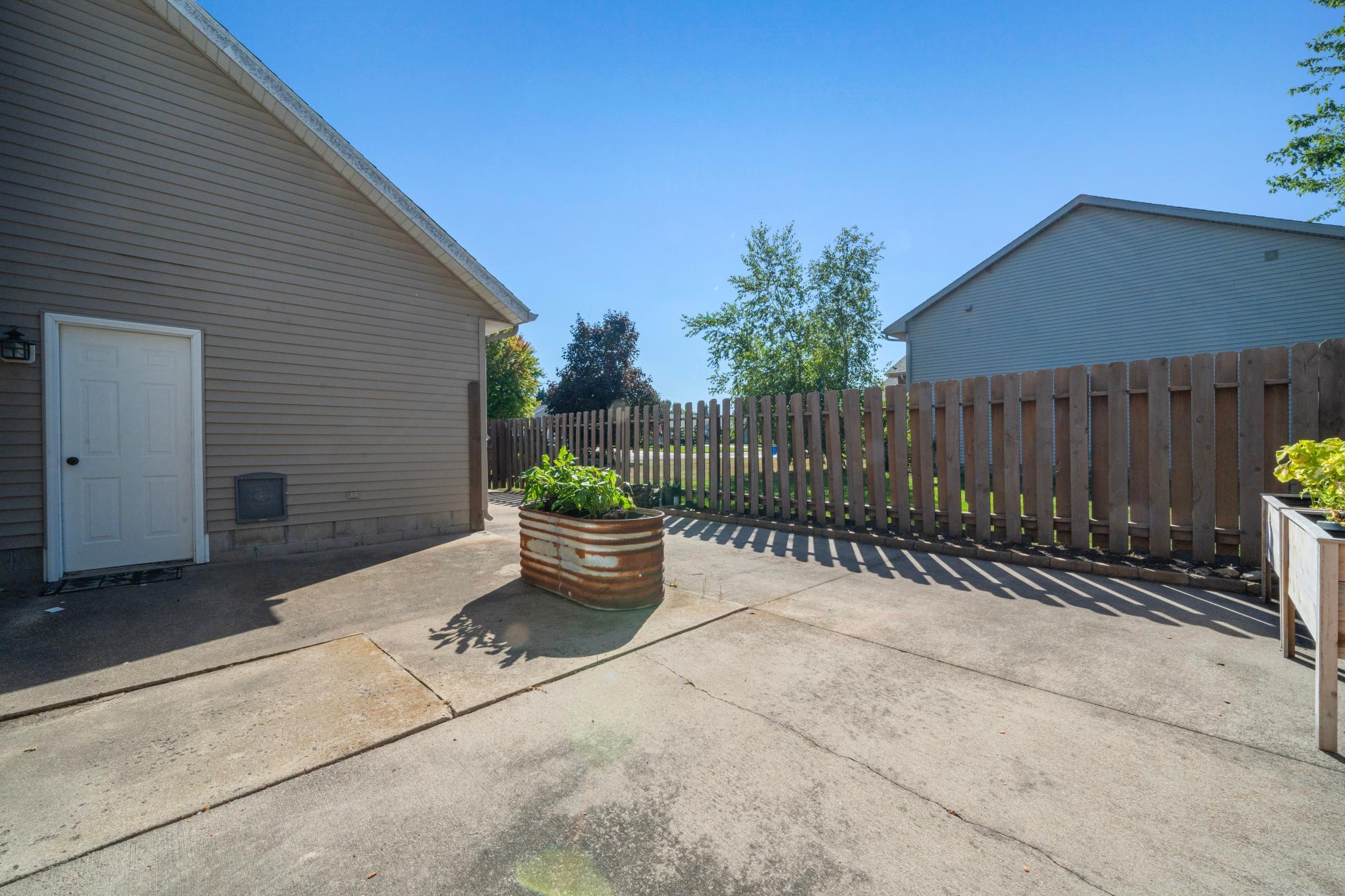 2001 single family home for sale at 101 Glenn Road NW in Alexandria, MN — 4 bed, 2 bath (photo 4 of 13)