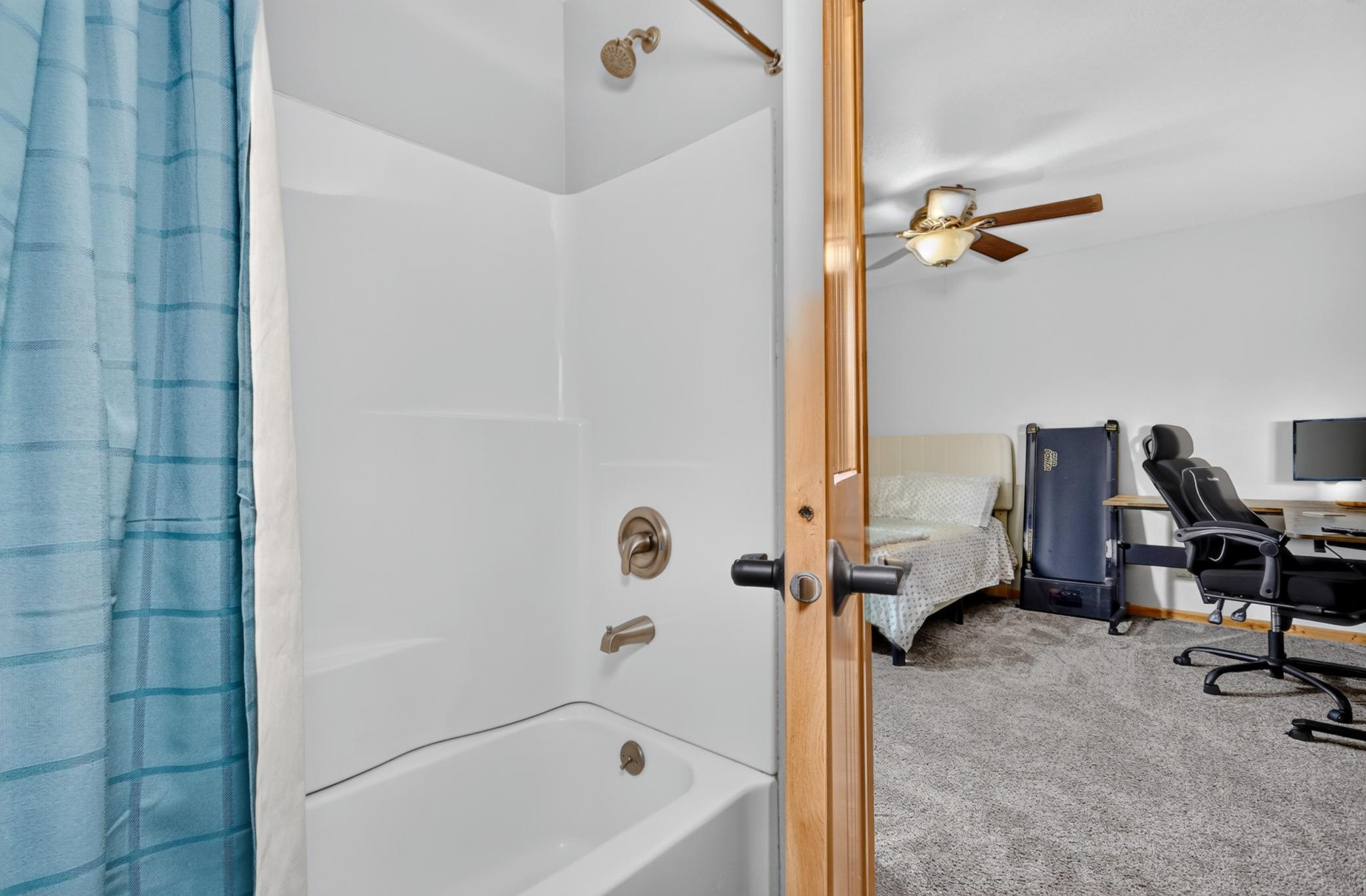 1976 townhouse for sale at 402 Quadna Mountain Road in Hill City, MN — 2 bed, 3 bath (photo 13 of 32)