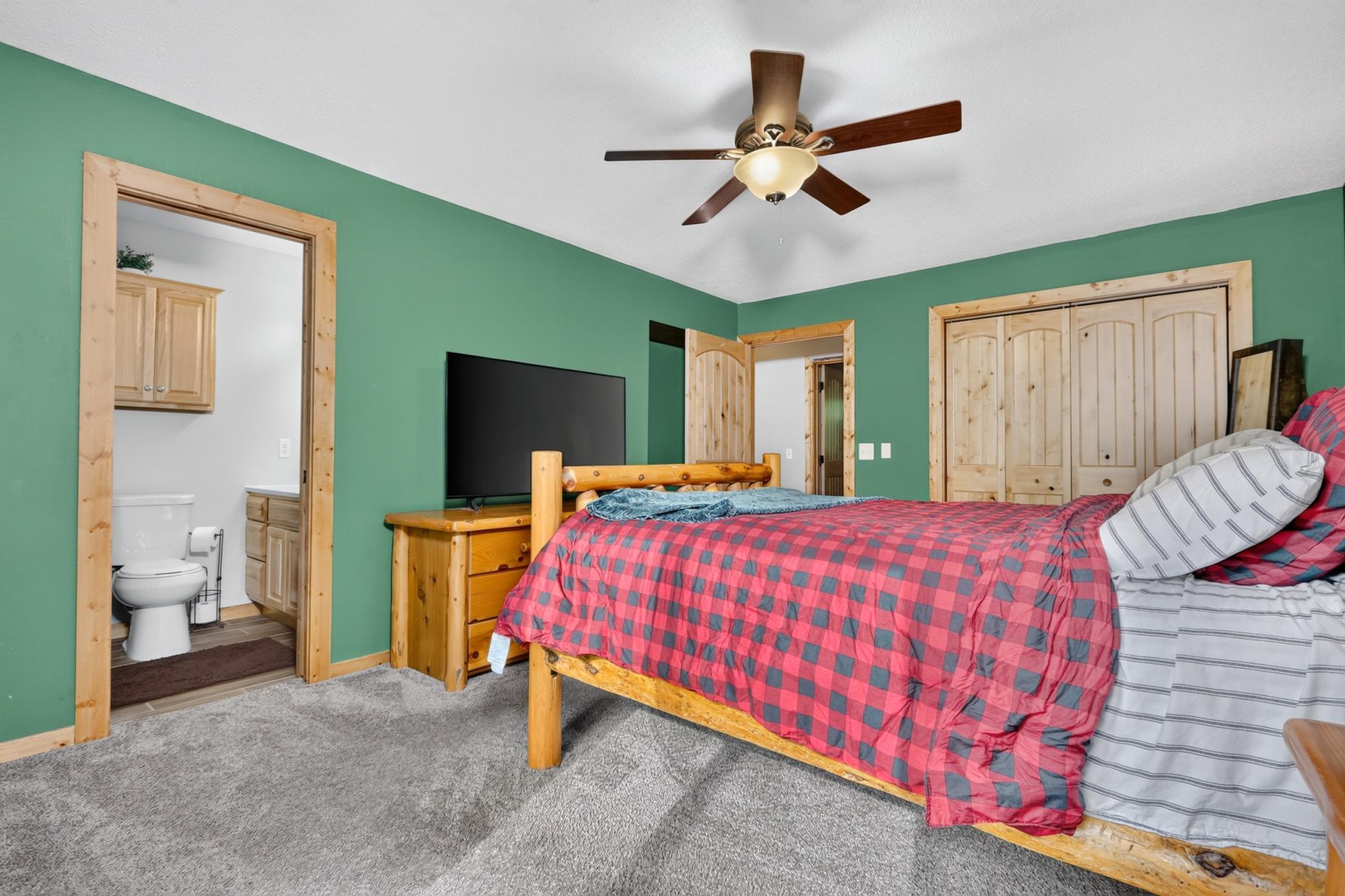 1976 townhouse for sale at 402 Quadna Mountain Road in Hill City, MN — 2 bed, 3 bath (photo 16 of 32)