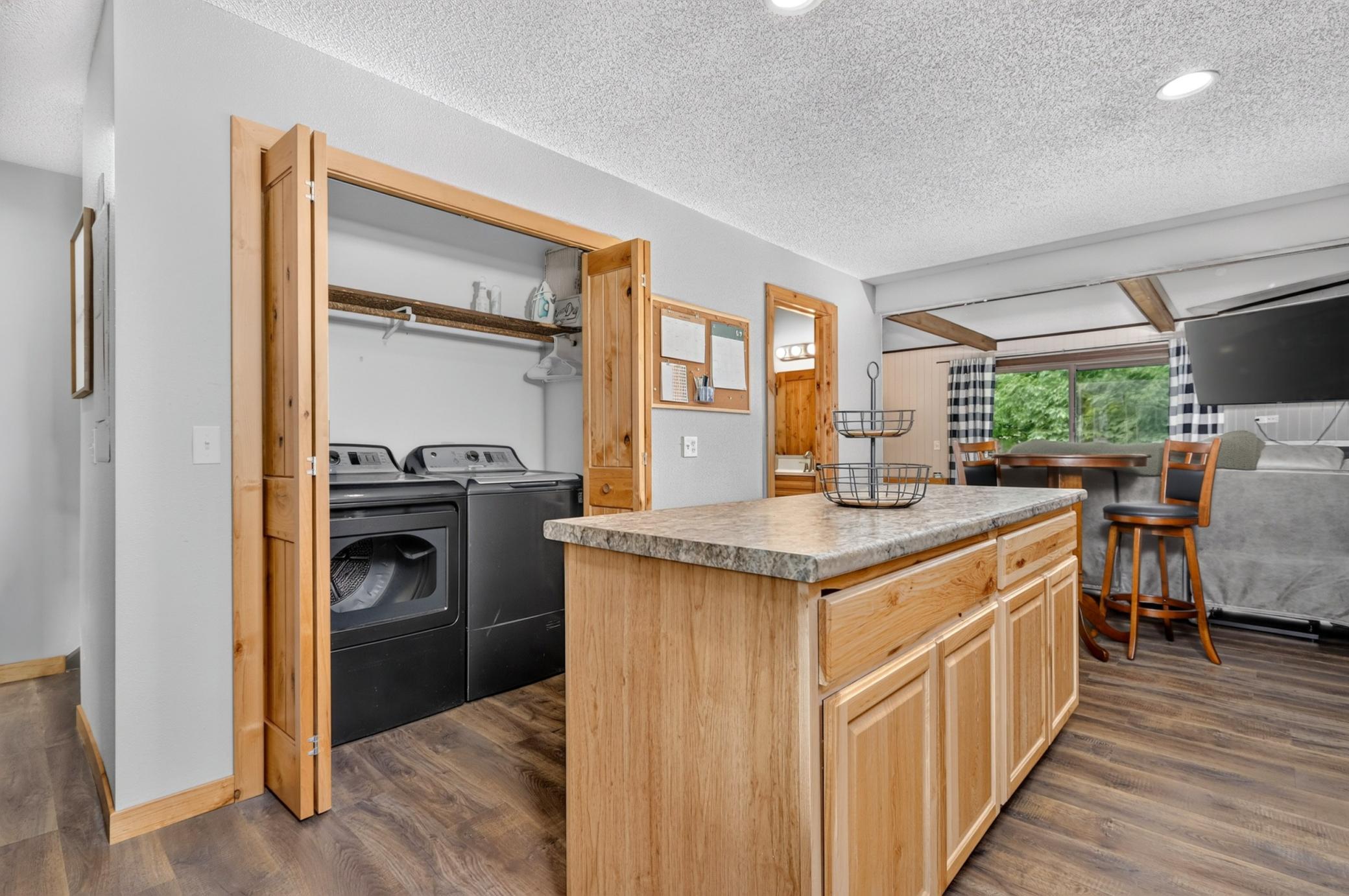 1976 townhouse for sale at 402 Quadna Mountain Road in Hill City, MN — 2 bed, 3 bath (photo 17 of 32)