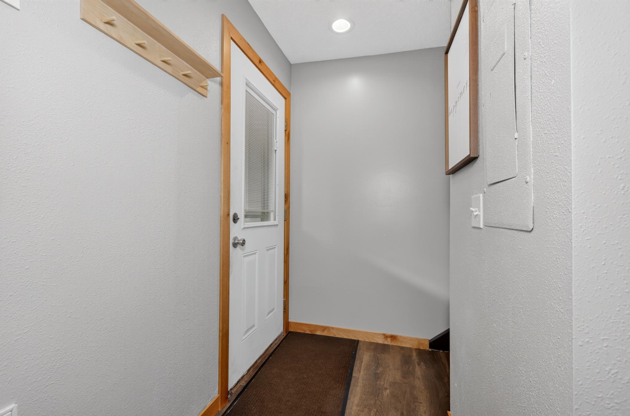 1976 townhouse for sale at 402 Quadna Mountain Road in Hill City, MN — 2 bed, 3 bath (photo 18 of 32)