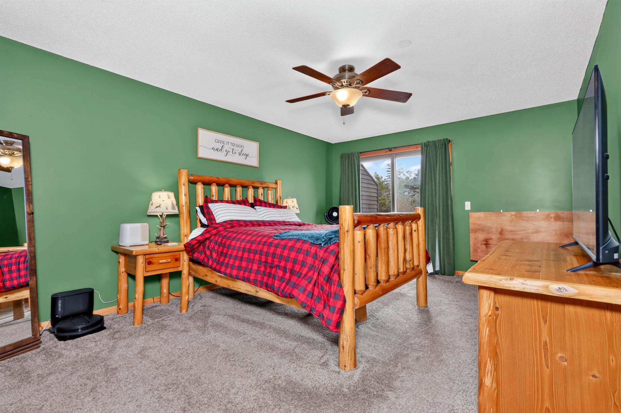 1976 townhouse for sale at 402 Quadna Mountain Road in Hill City, MN — 2 bed, 3 bath (photo 4 of 32)
