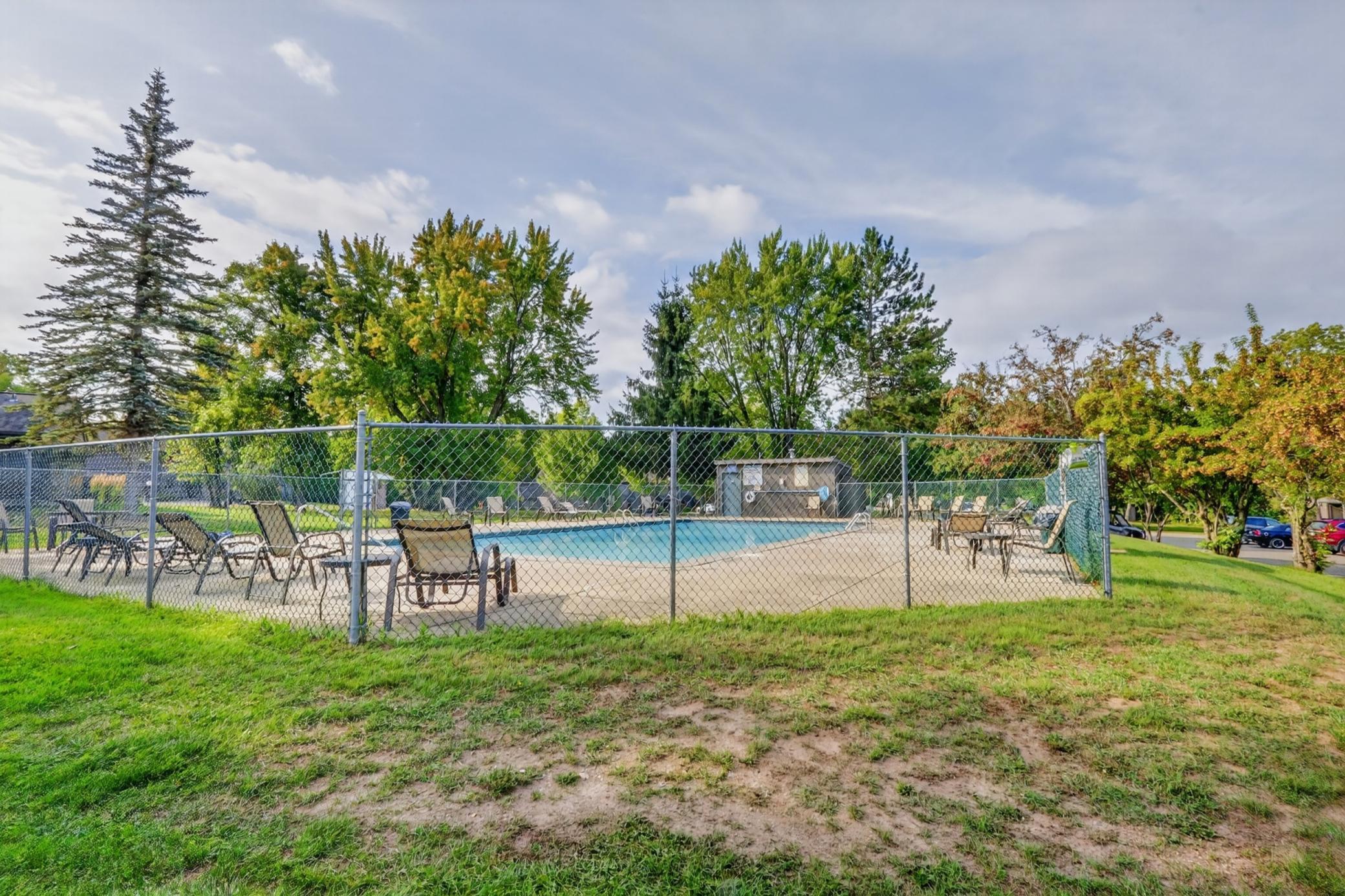 1976 townhouse for sale at 402 Quadna Mountain Road in Hill City, MN — 2 bed, 3 bath (photo 8 of 32)