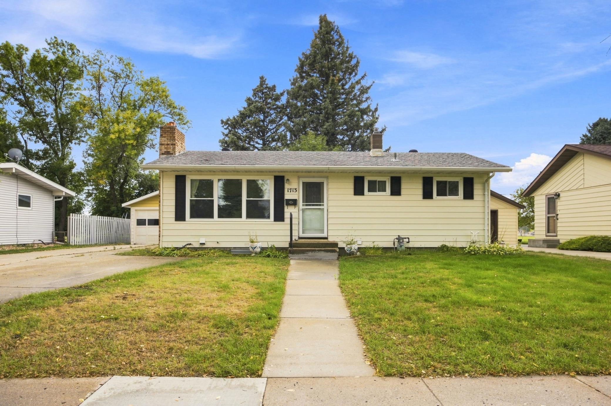 1713 17th Street S, Fargo, ND