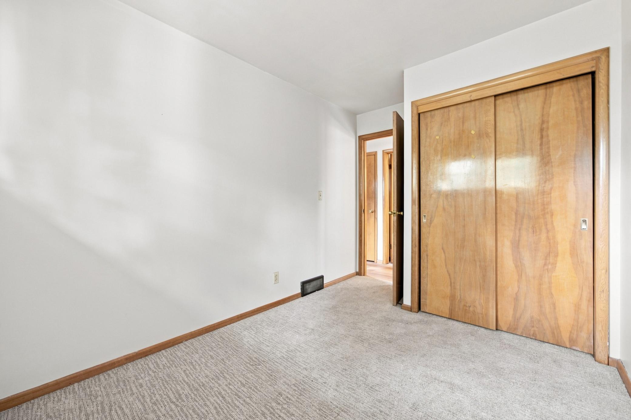 1959 single family home for sale at 1713 17th Street S in Fargo, ND — 4 bed, 2 bath (photo 13 of 28)