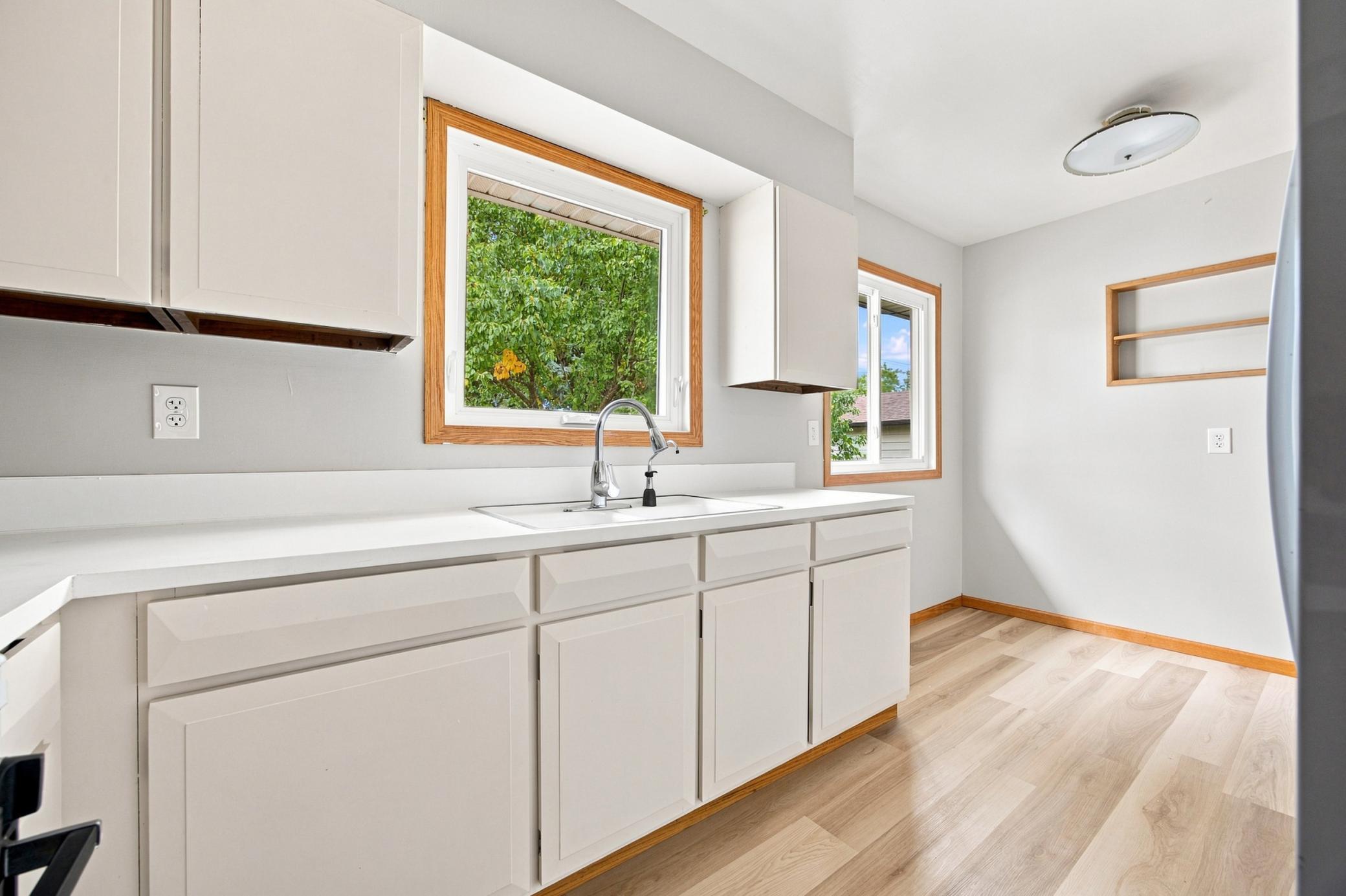 1959 single family home for sale at 1713 17th Street S in Fargo, ND — 4 bed, 2 bath (photo 18 of 28)