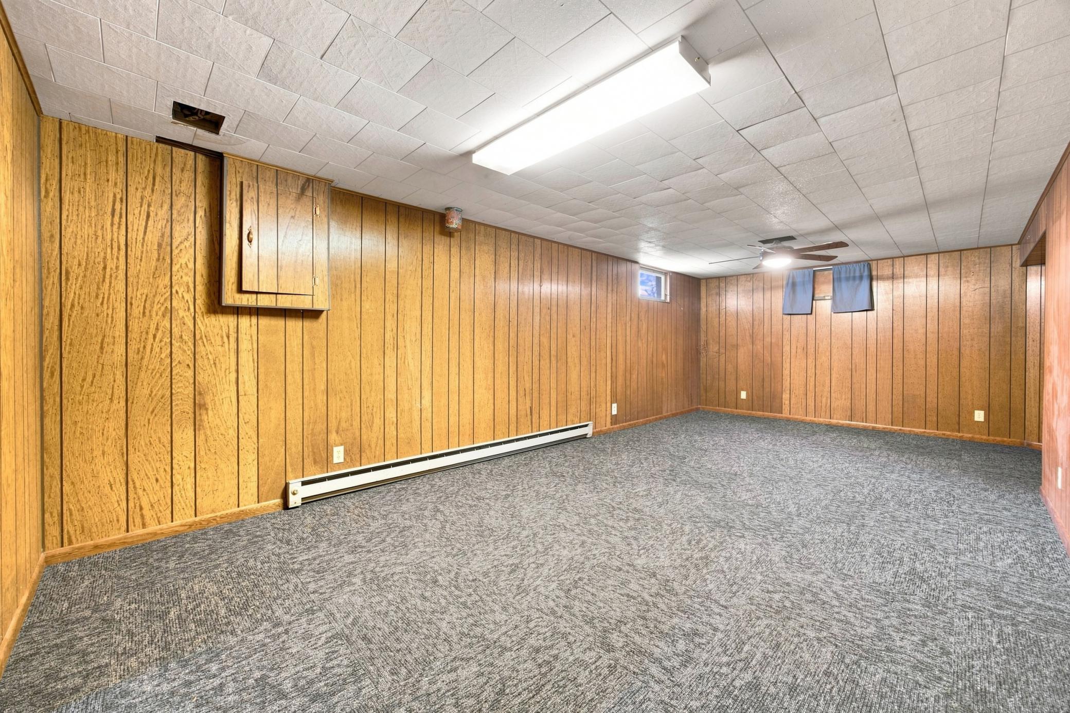1959 single family home for sale at 1713 17th Street S in Fargo, ND — 4 bed, 2 bath (photo 19 of 28)