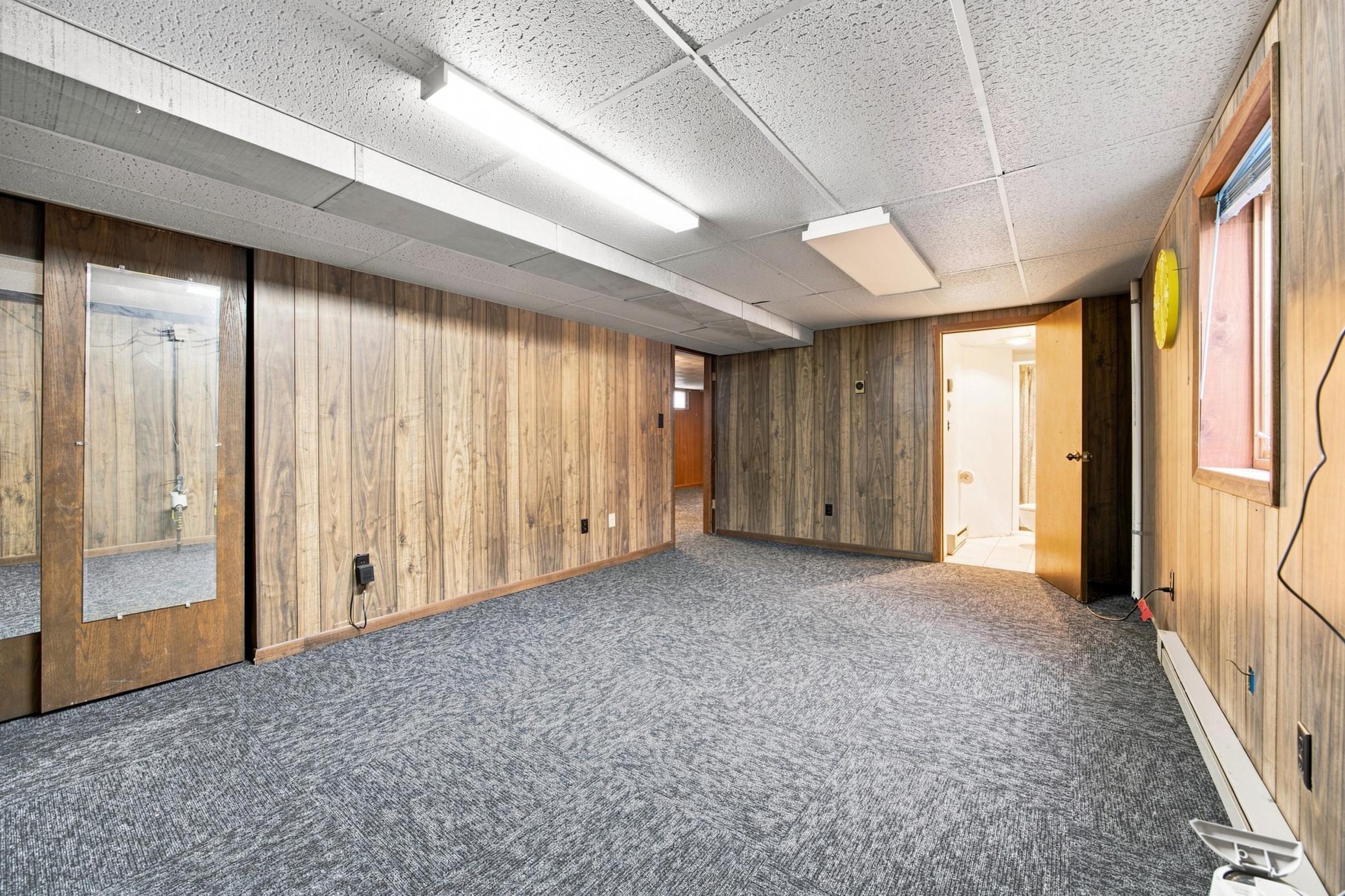 1959 single family home for sale at 1713 17th Street S in Fargo, ND — 4 bed, 2 bath (photo 22 of 28)
