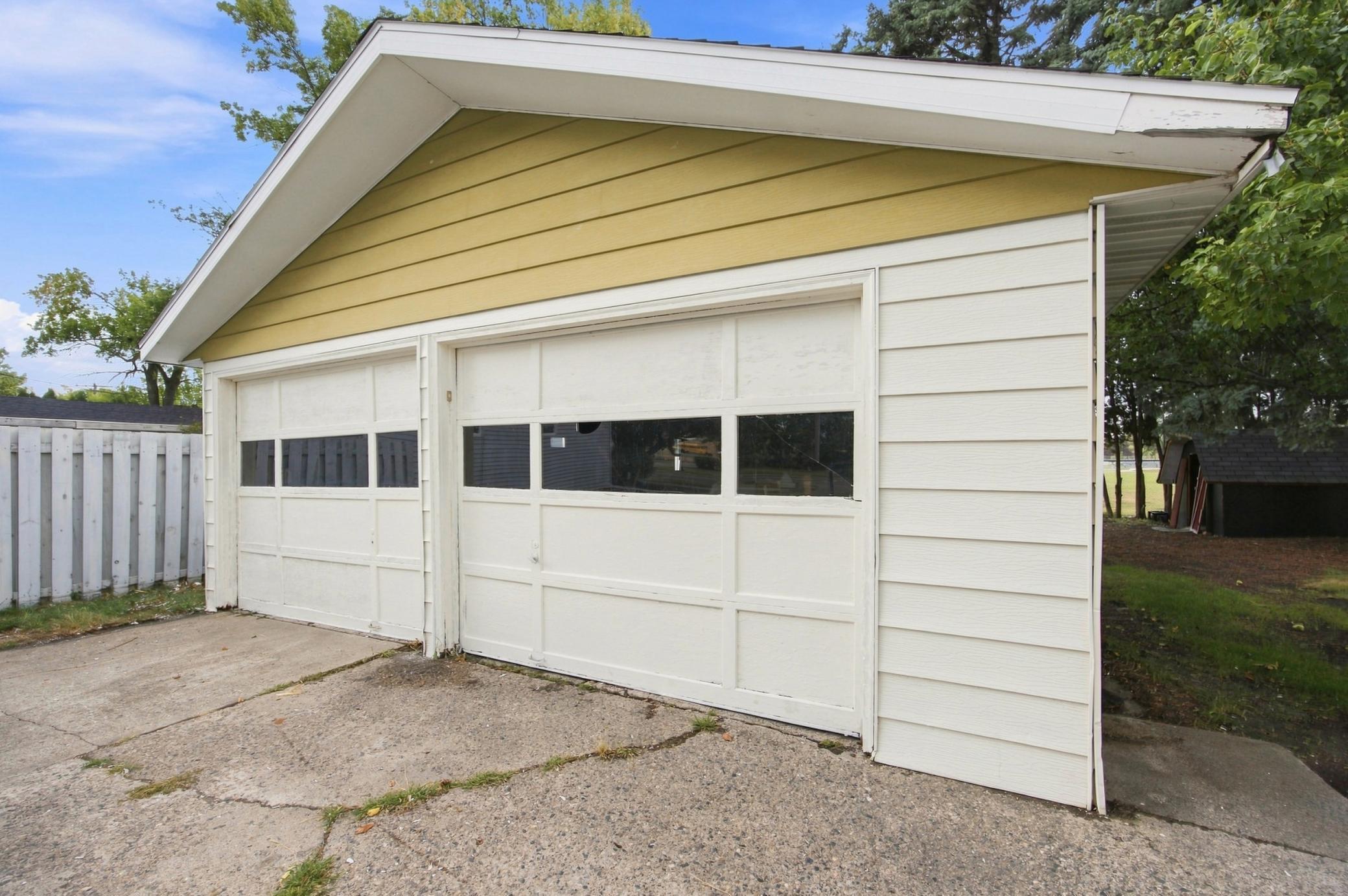 1959 single family home for sale at 1713 17th Street S in Fargo, ND — 4 bed, 2 bath (photo 28 of 28)