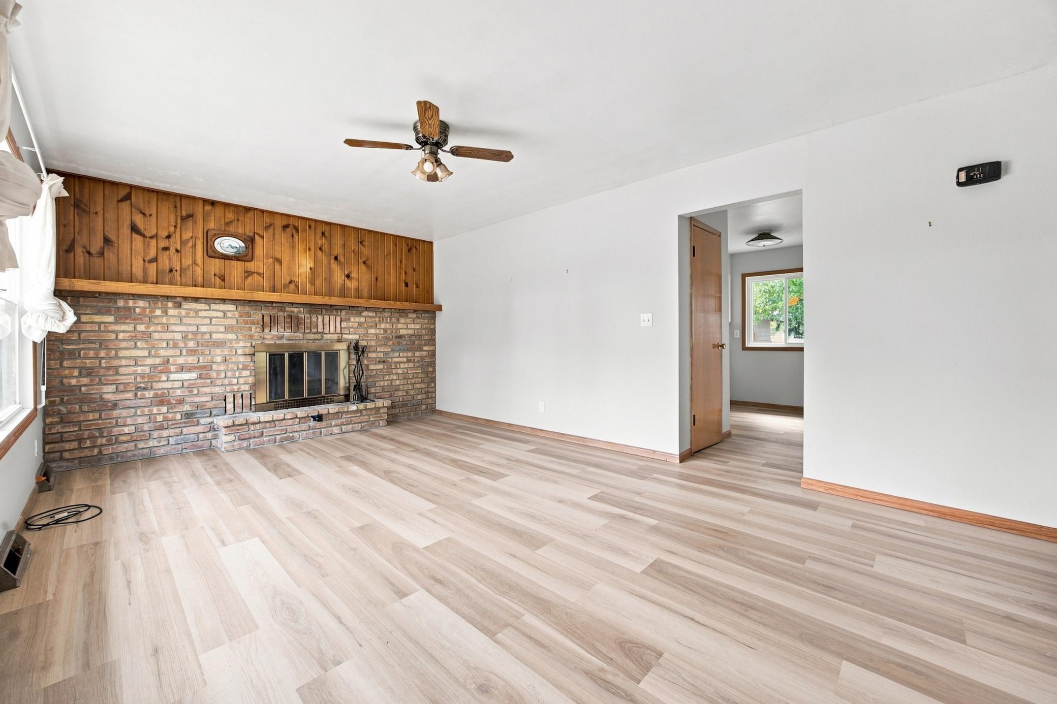 1959 single family home for sale at 1713 17th Street S in Fargo, ND — 4 bed, 2 bath (photo 7 of 28)