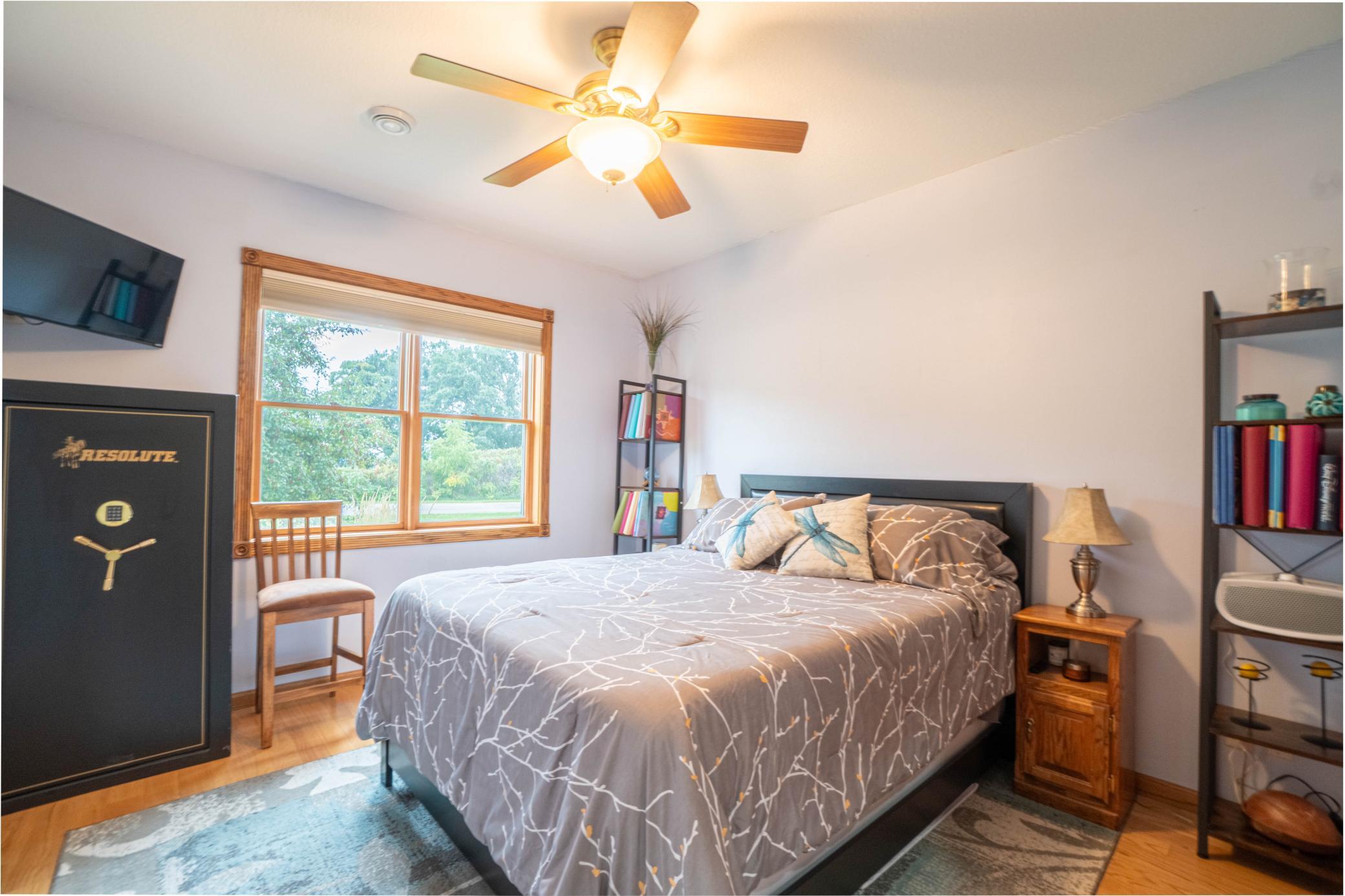 2005 single family home for sale at 118 Shores Road in Ottertail, MN — 3 bed, 2 bath (photo 25 of 47)