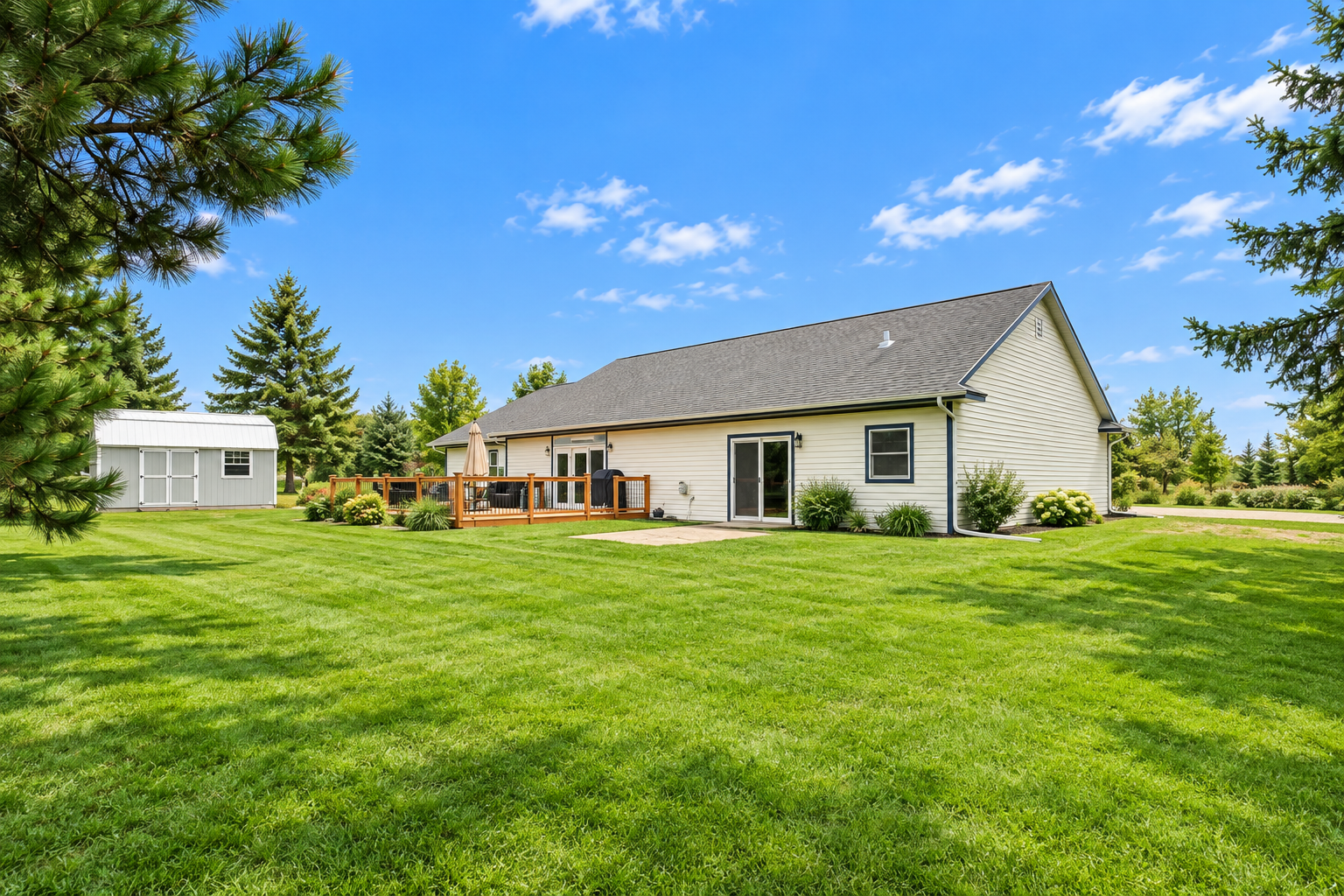 2005 single family home for sale at 118 Shores Road in Ottertail, MN — 3 bed, 2 bath (photo 39 of 47)