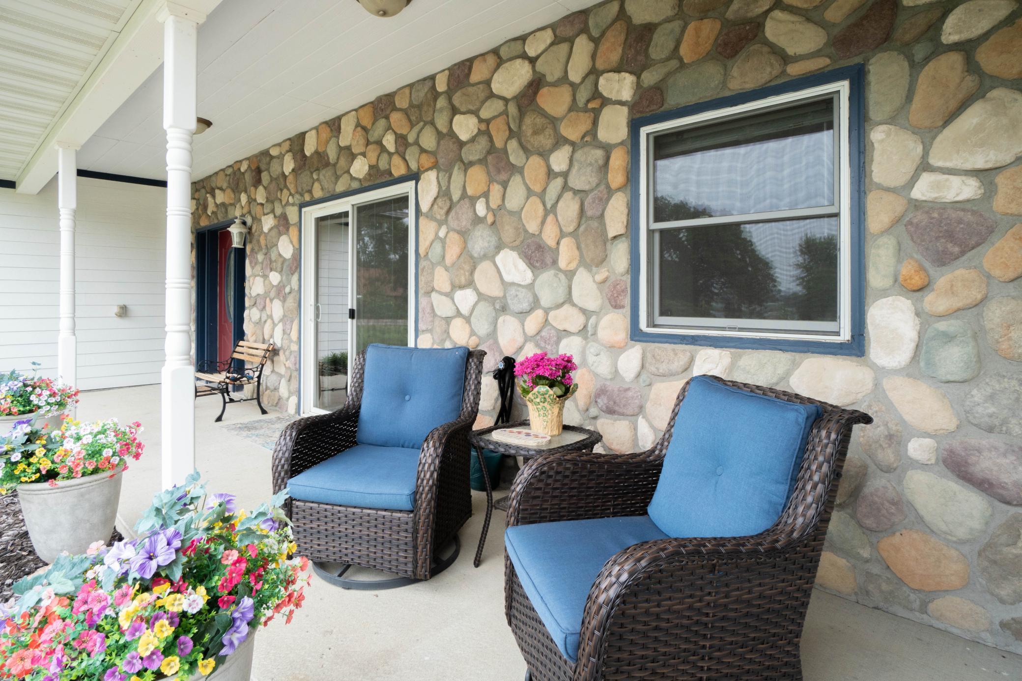 2005 single family home for sale at 118 Shores Road in Ottertail, MN — 3 bed, 2 bath (photo 5 of 47)