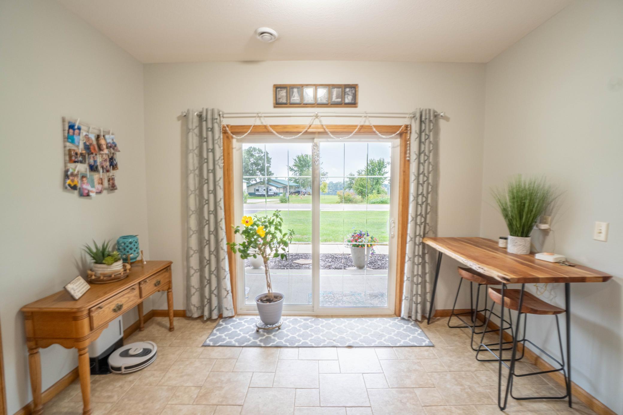 2005 single family home for sale at 118 Shores Road in Ottertail, MN — 3 bed, 2 bath (photo 6 of 47)