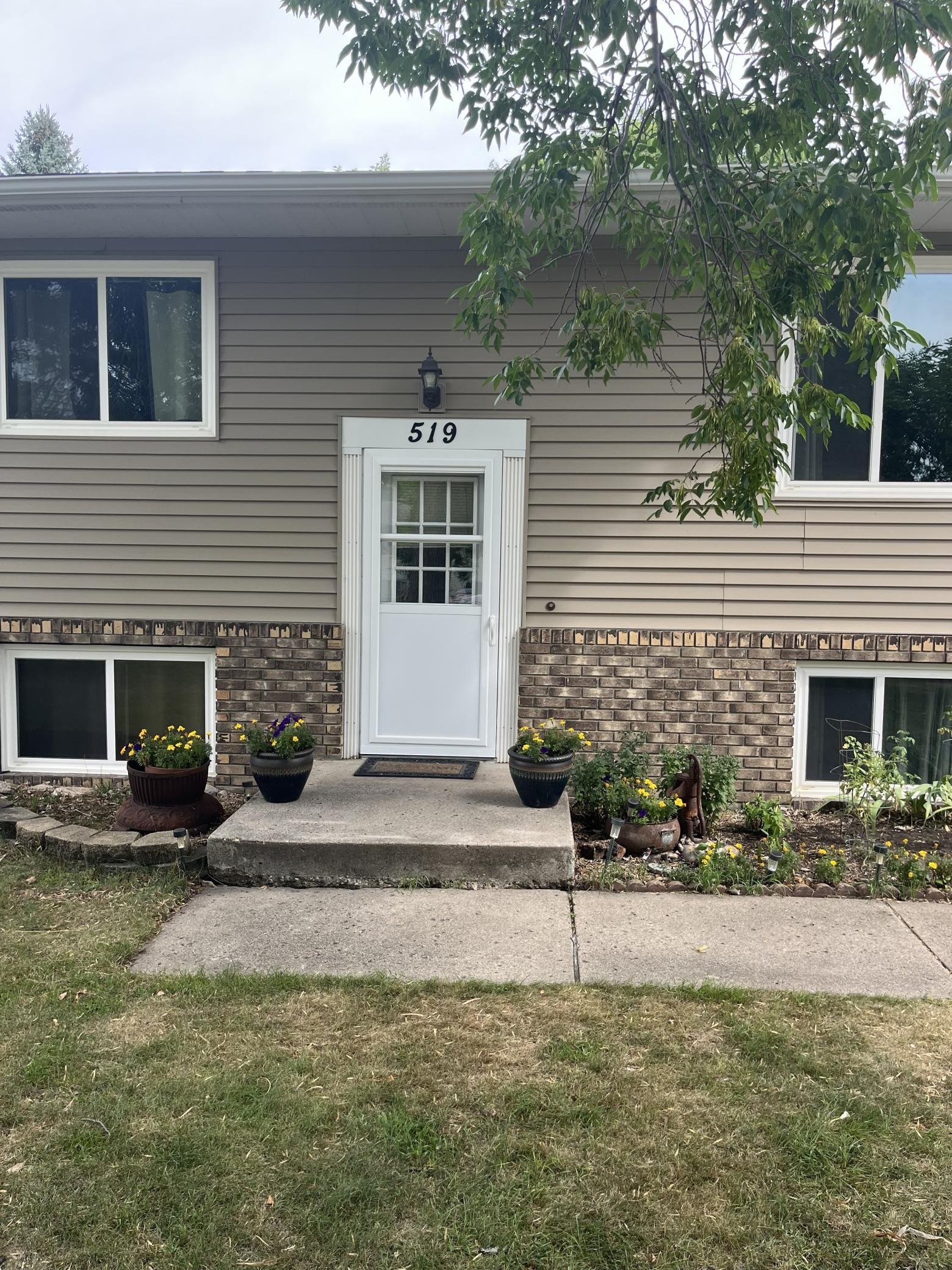 1976 single family home for sale at 519 1st Avenue SE in Rothsay, MN — 3 bed, 2 bath (photo 3 of 28)