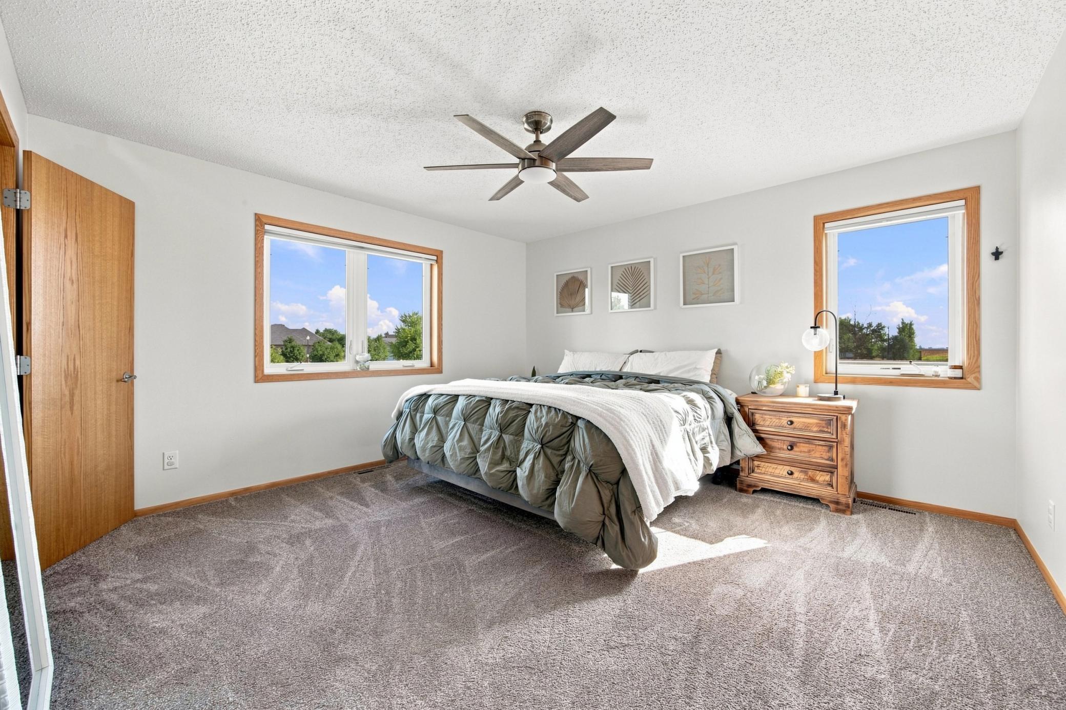 2005 single family home for sale at 616 Lexington Lane in Moorhead, MN — 5 bed, 3 bath (photo 11 of 34)