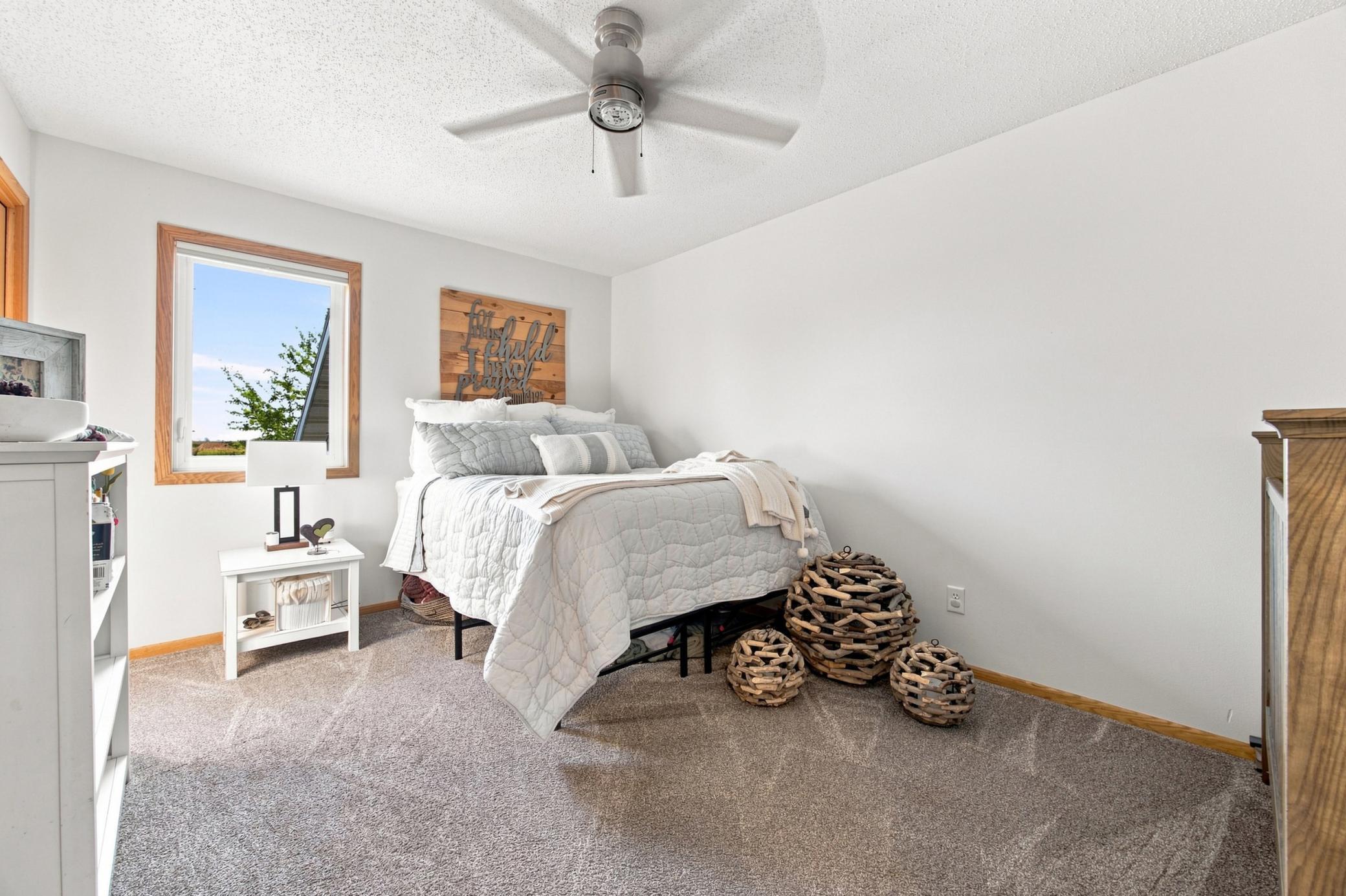 2005 single family home for sale at 616 Lexington Lane in Moorhead, MN — 5 bed, 3 bath (photo 13 of 34)