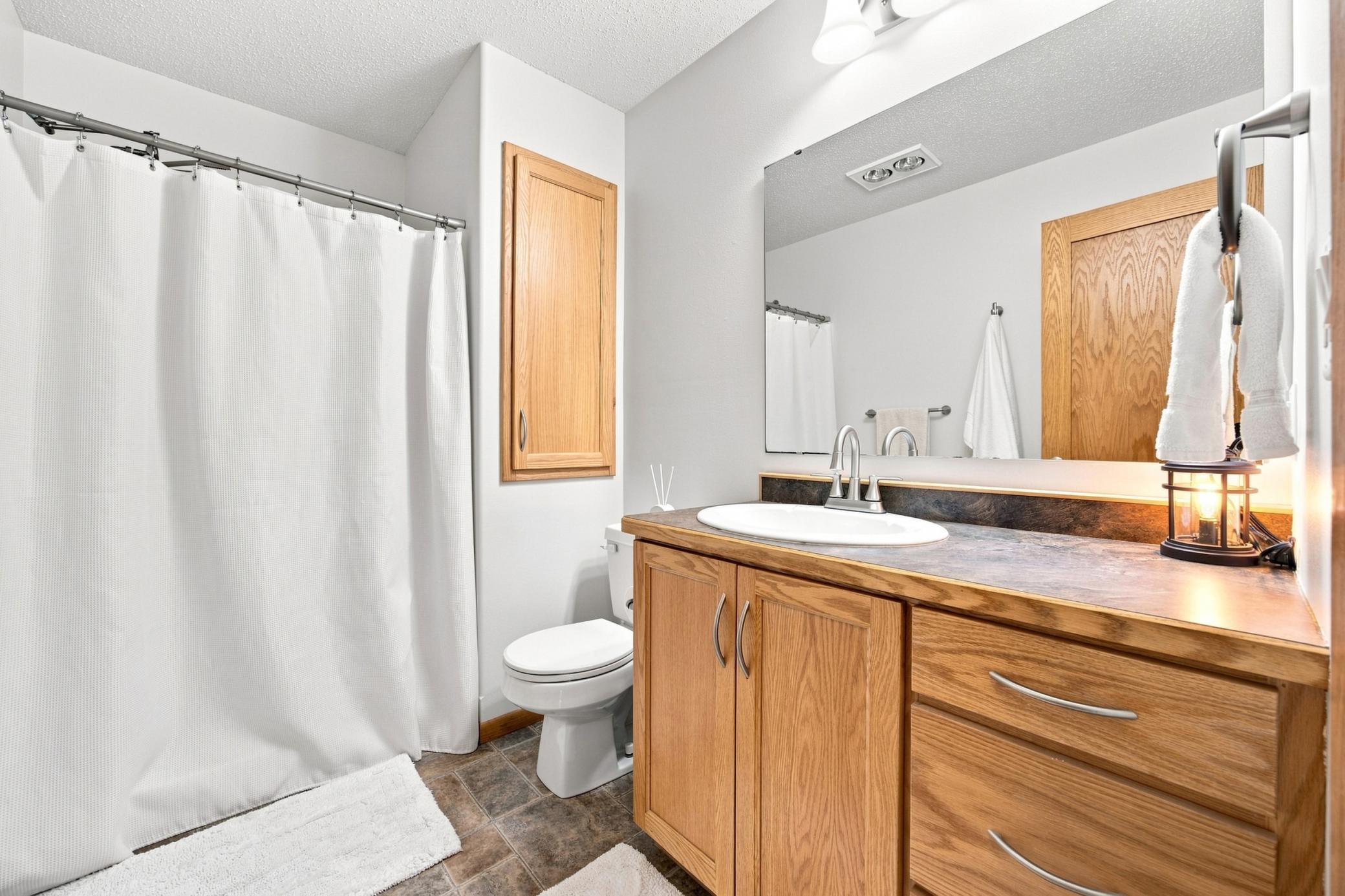 2005 single family home for sale at 616 Lexington Lane in Moorhead, MN — 5 bed, 3 bath (photo 14 of 34)