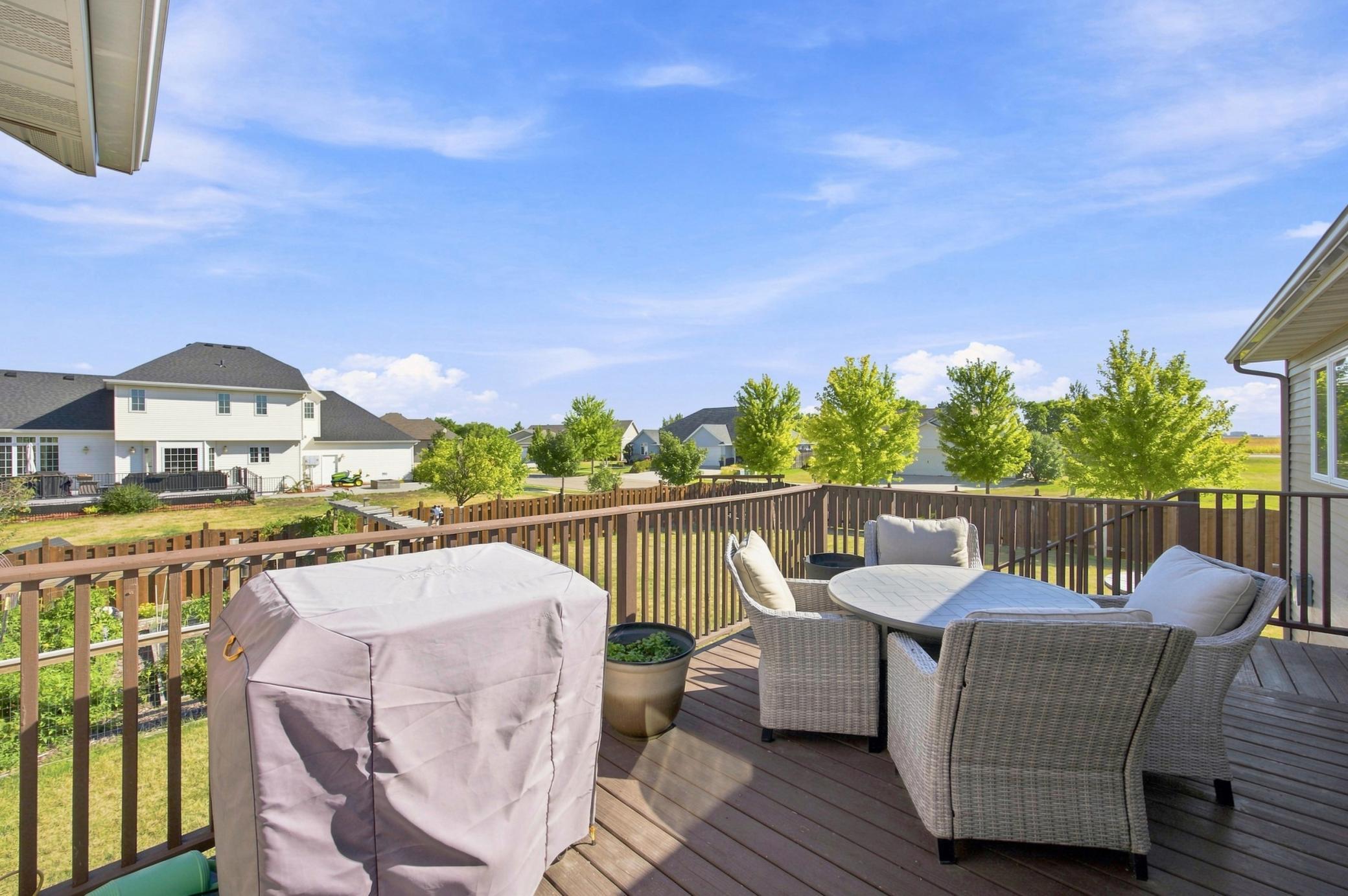 2005 single family home for sale at 616 Lexington Lane in Moorhead, MN — 5 bed, 3 bath (photo 26 of 34)